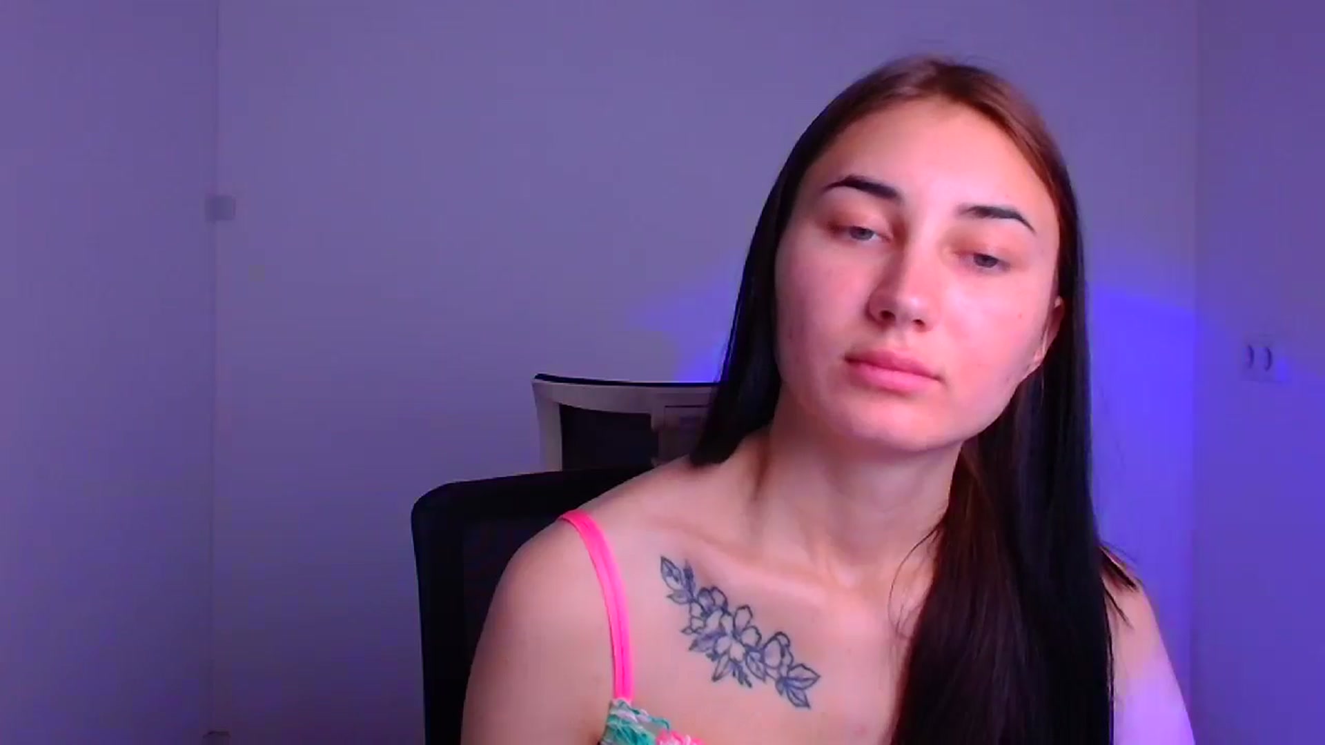 Gallery image thumbnail from Kiss_mia_'s myfreecams stream on, 12/10/2024, 10:44 image 2 of 20