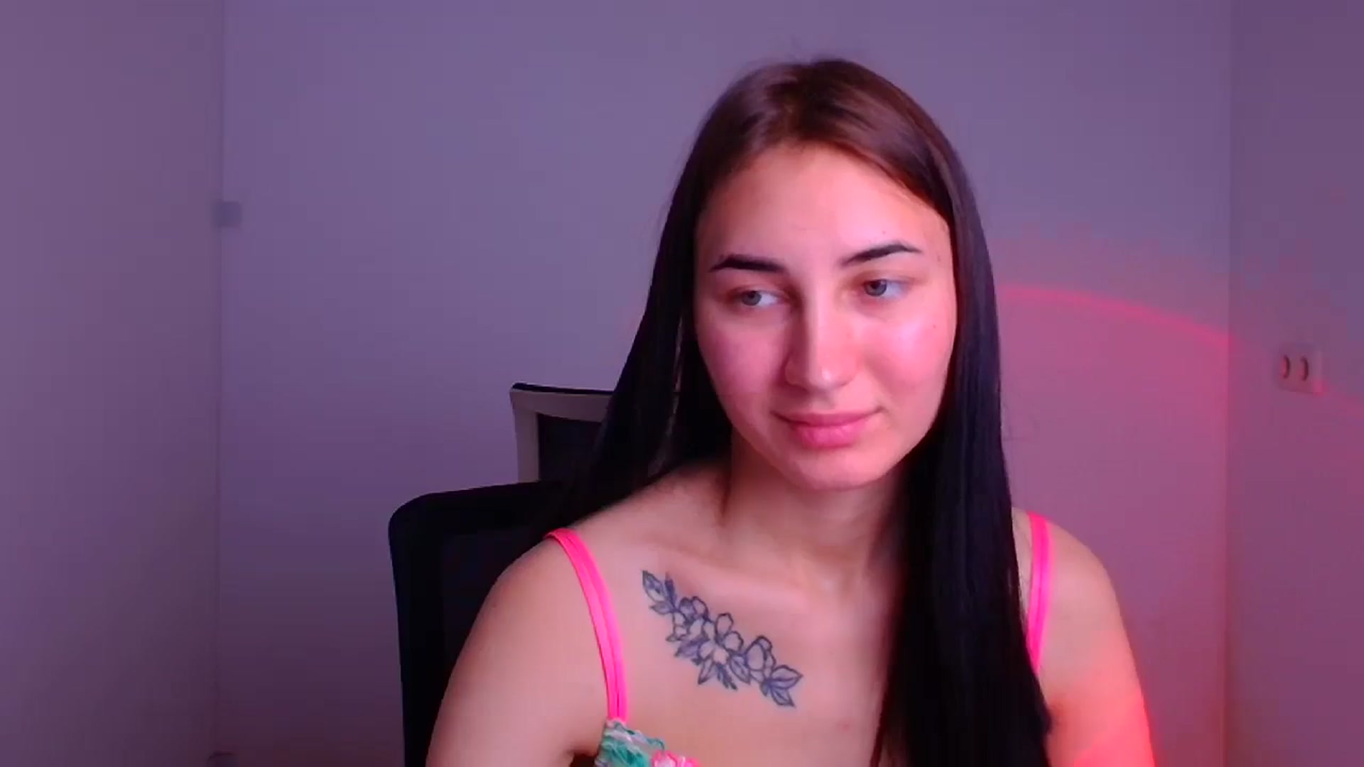 Gallery image thumbnail from Kiss_mia_'s myfreecams stream on, 12/10/2024, 10:44 image 12 of 20