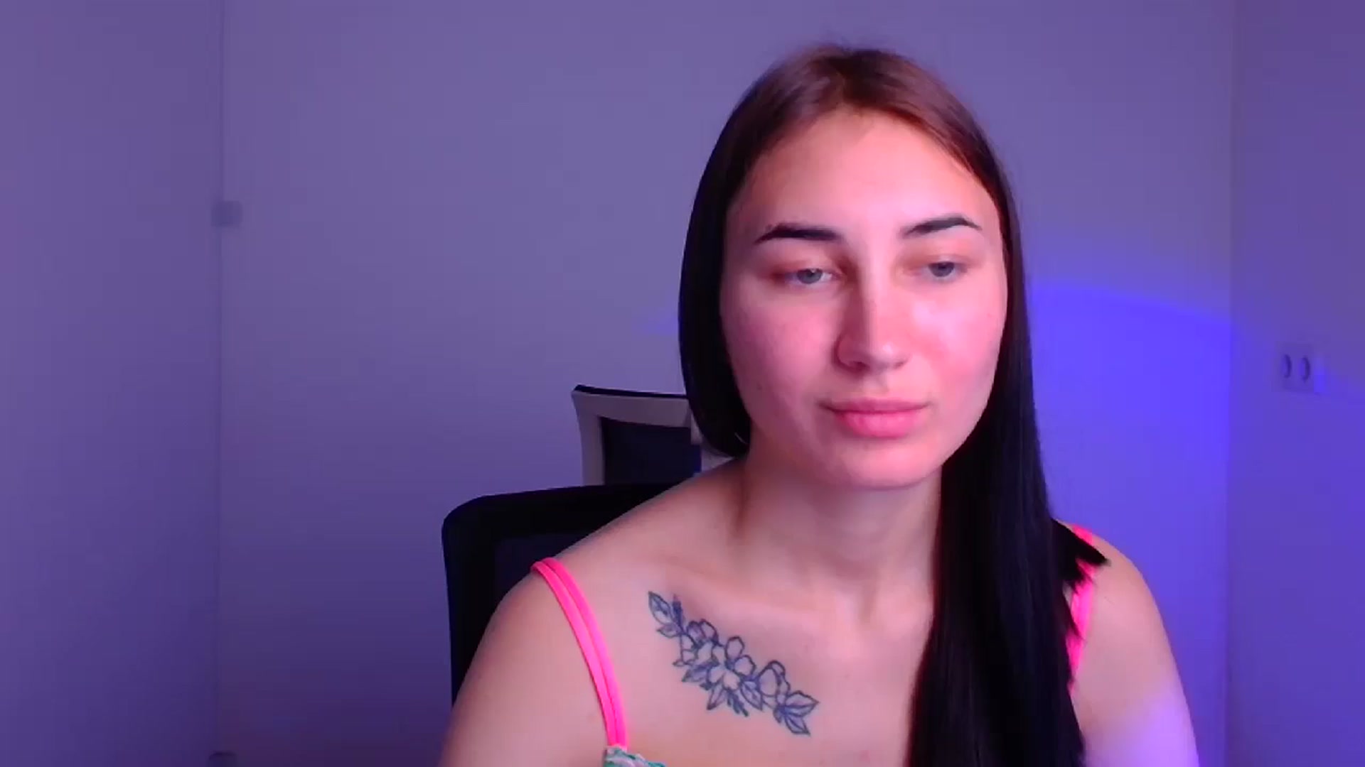 Gallery image thumbnail from Kiss_mia_'s myfreecams stream on, 12/10/2024, 10:44 image 8 of 20