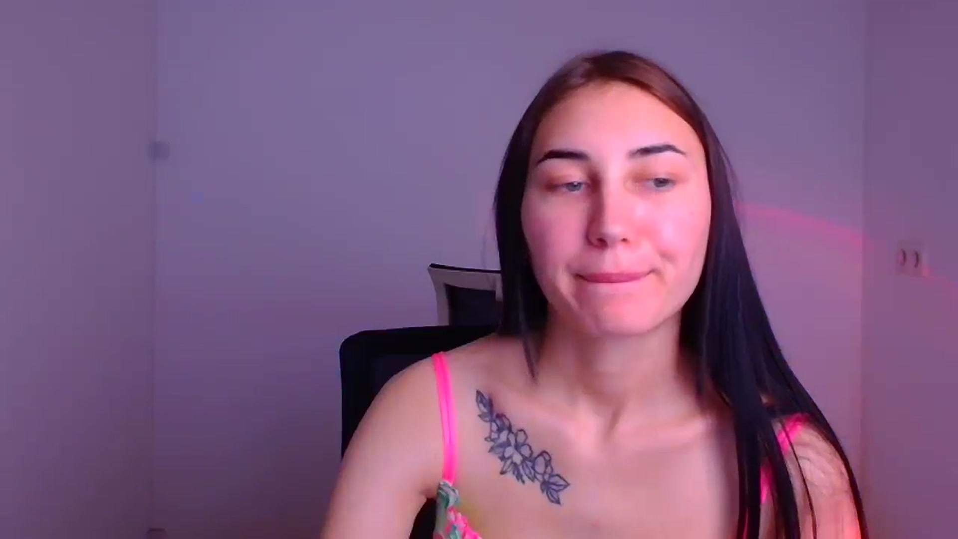 Gallery image thumbnail from Kiss_mia_'s myfreecams stream on, 12/10/2024, 10:44 image 17 of 20