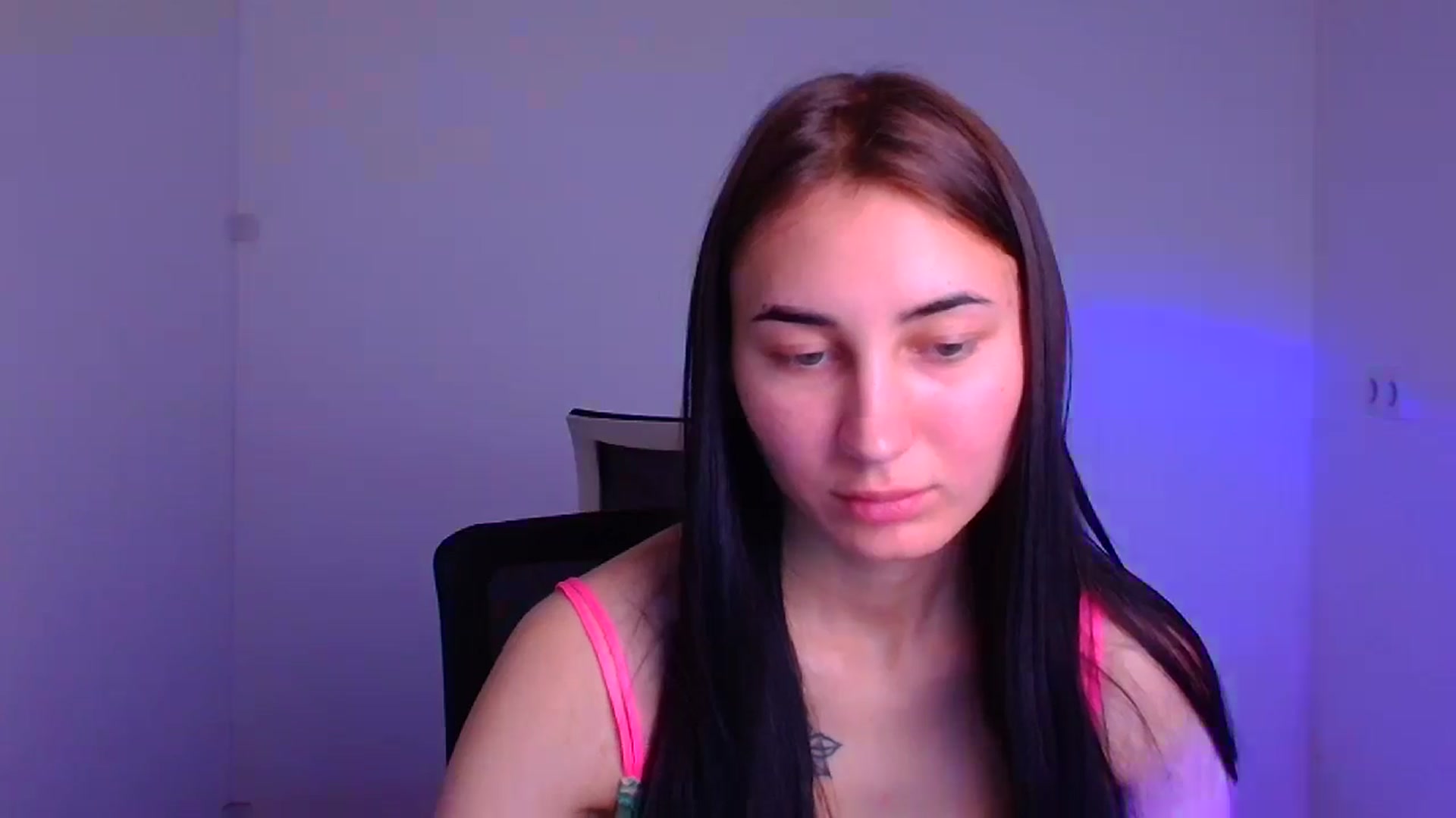 Gallery image thumbnail from Kiss_mia_'s myfreecams stream on, 12/10/2024, 10:44 image 14 of 20