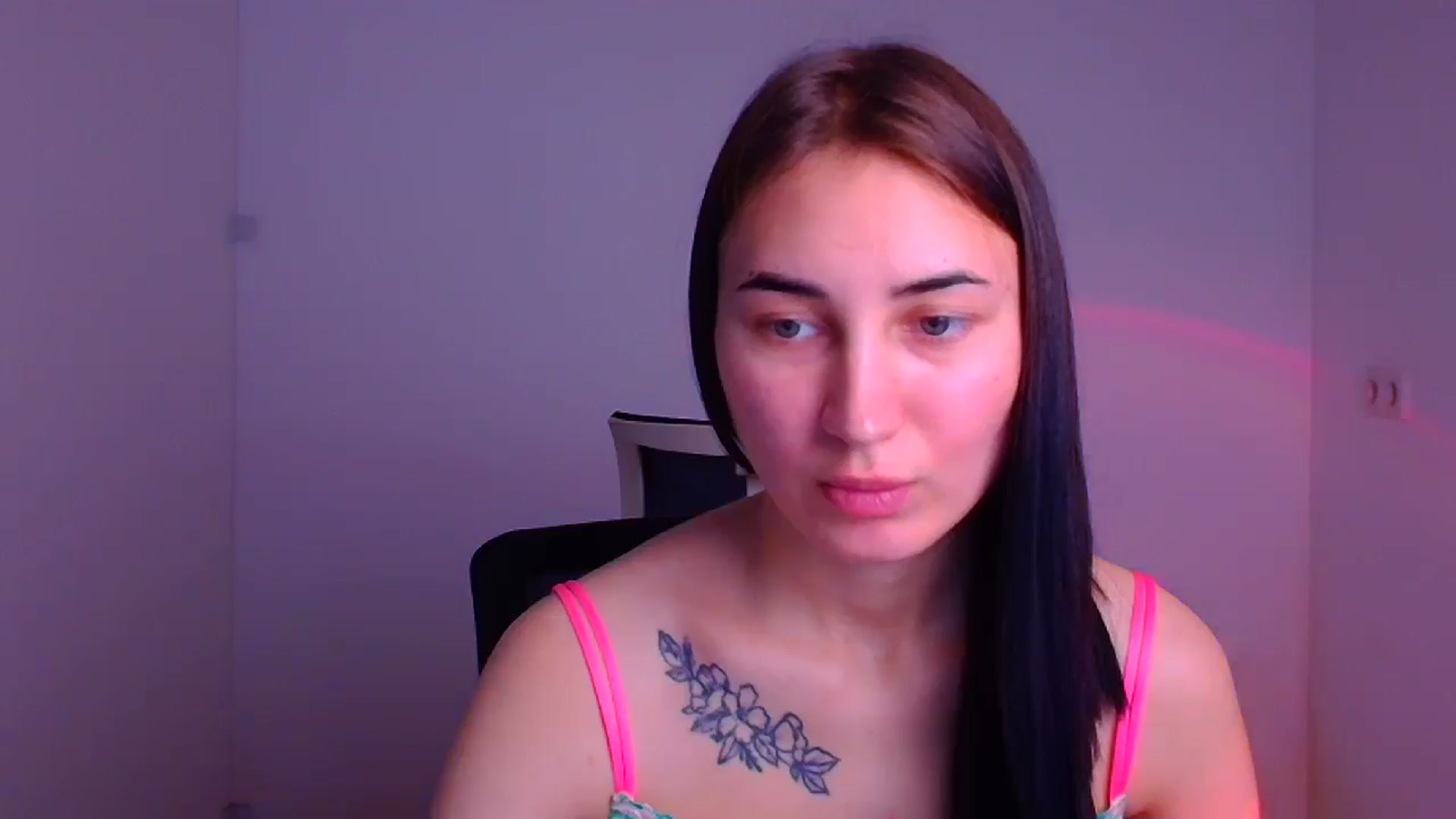 Gallery image thumbnail from Kiss_mia_'s myfreecams stream on, 12/10/2024, 10:44 image 7 of 20