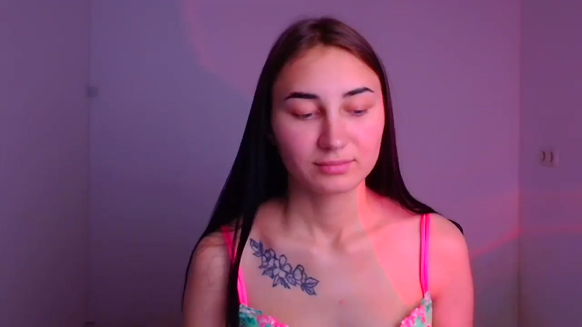 Gallery image thumbnail from Kiss_mia_'s myfreecams stream on, 12/10/2024, 11:44 image 1 of 20