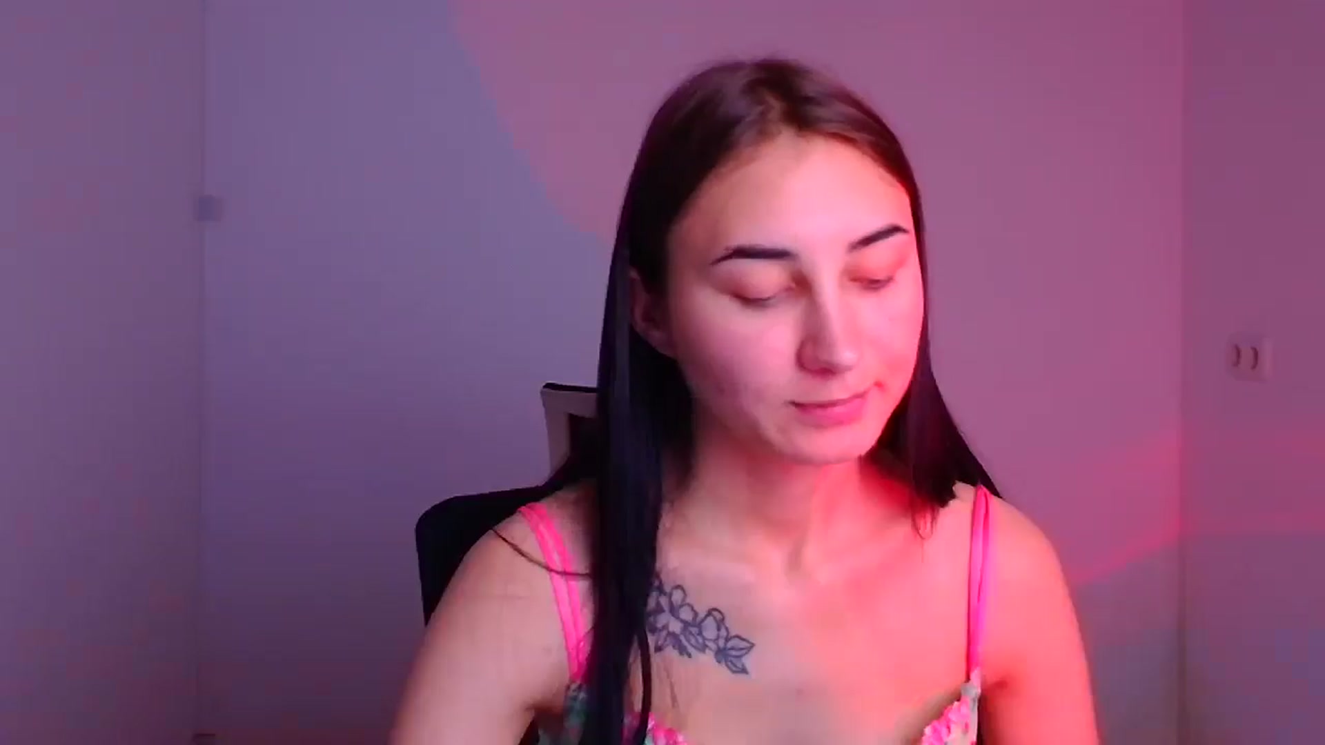 Gallery image thumbnail from Kiss_mia_'s myfreecams stream on, 12/10/2024, 11:44 image 11 of 20