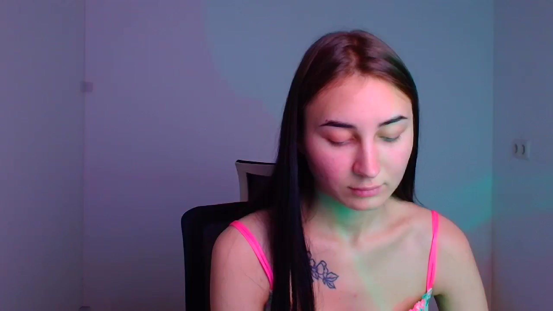 Gallery image thumbnail from Kiss_mia_'s myfreecams stream on, 12/10/2024, 11:44 image 15 of 20
