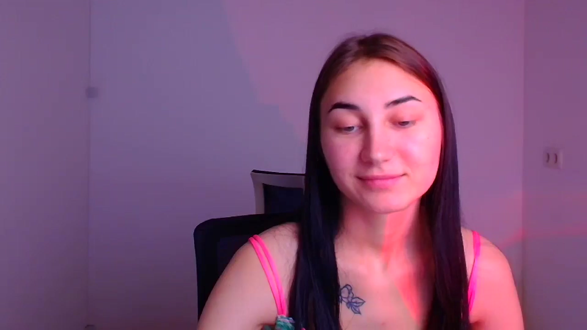Gallery image thumbnail from Kiss_mia_'s myfreecams stream on, 12/10/2024, 11:44 image 14 of 20