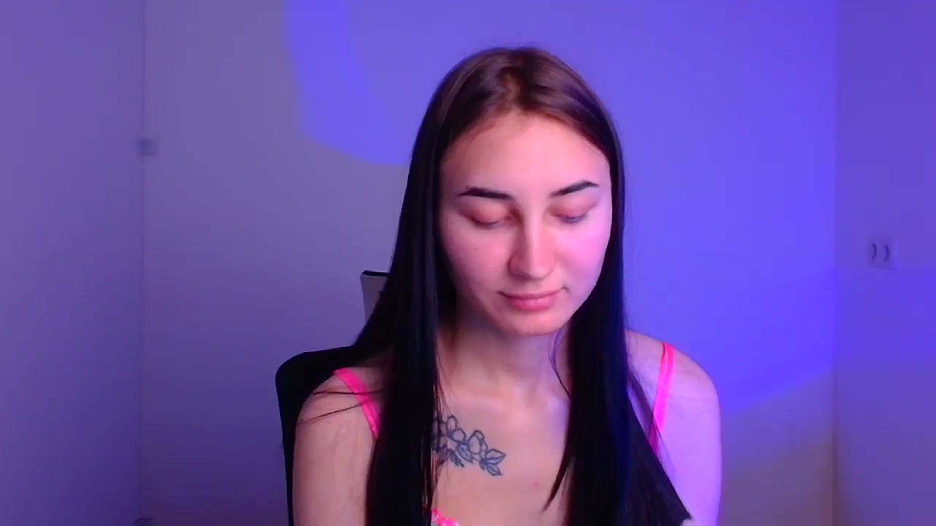 Gallery image thumbnail from Kiss_mia_'s myfreecams stream on, 12/10/2024, 11:44 image 6 of 20