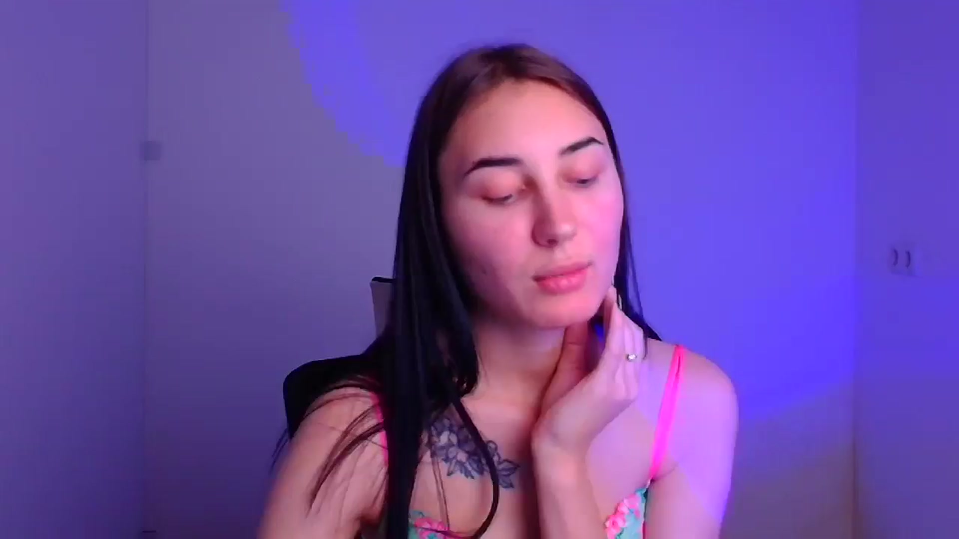 Gallery image thumbnail from Kiss_mia_'s myfreecams stream on, 12/10/2024, 11:44 image 10 of 20