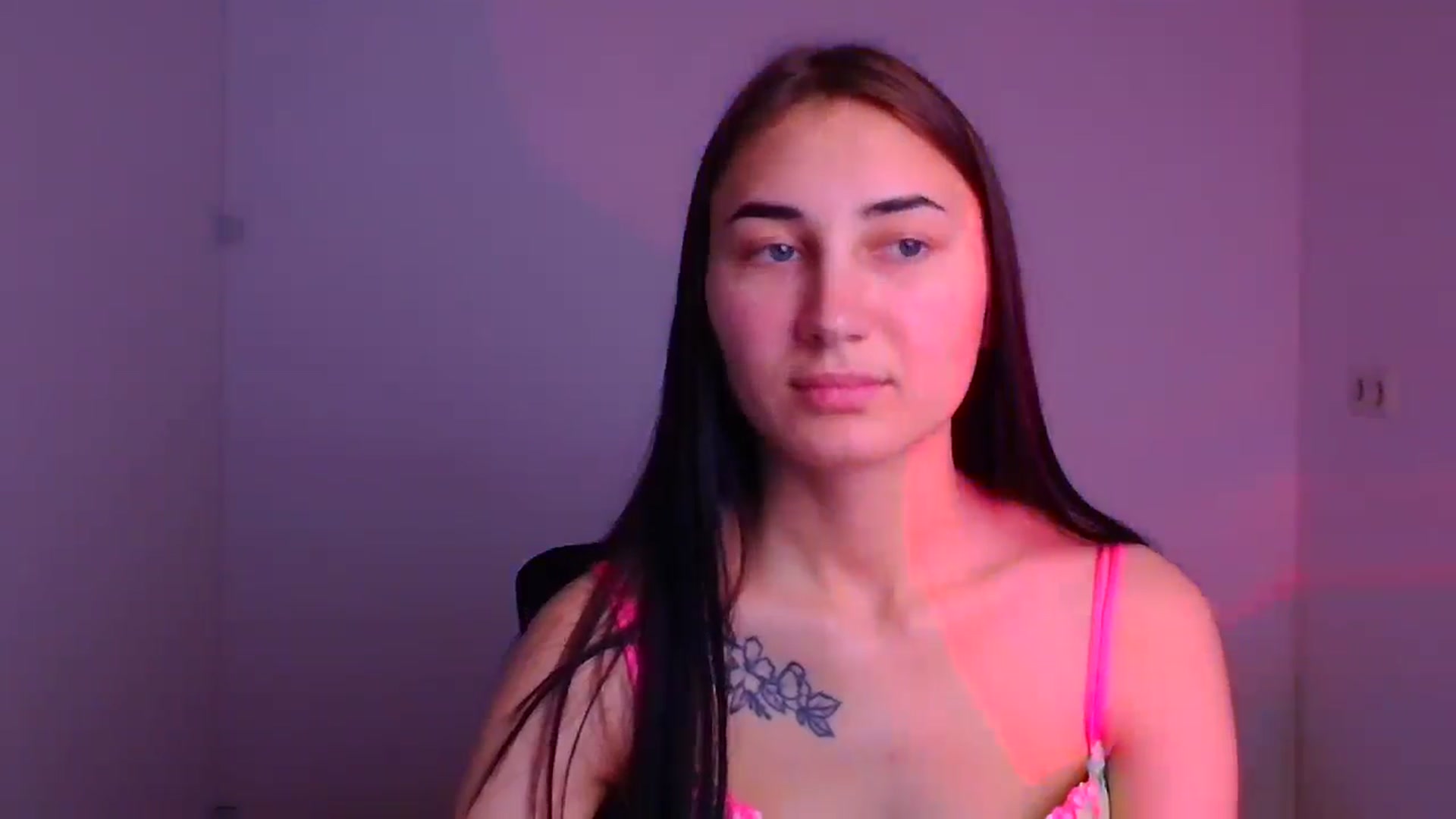 Gallery image thumbnail from Kiss_mia_'s myfreecams stream on, 12/10/2024, 11:44 image 2 of 20