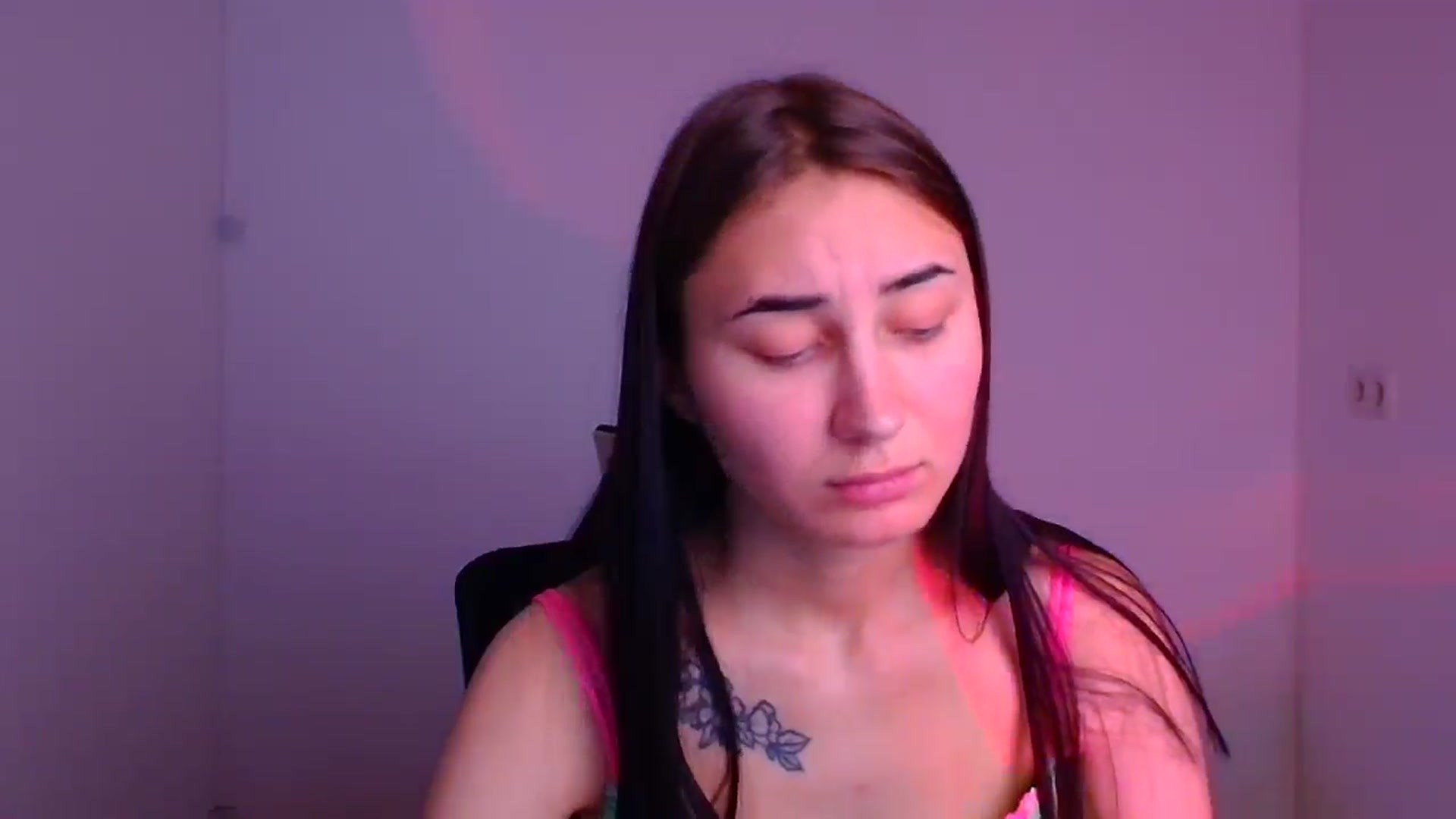 Gallery image thumbnail from Kiss_mia_'s myfreecams stream on, 12/10/2024, 11:44 image 12 of 20