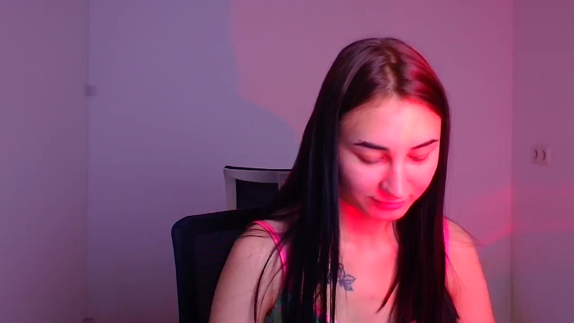 Gallery image thumbnail from Kiss_mia_'s myfreecams stream on, 12/10/2024, 11:44 image 5 of 20