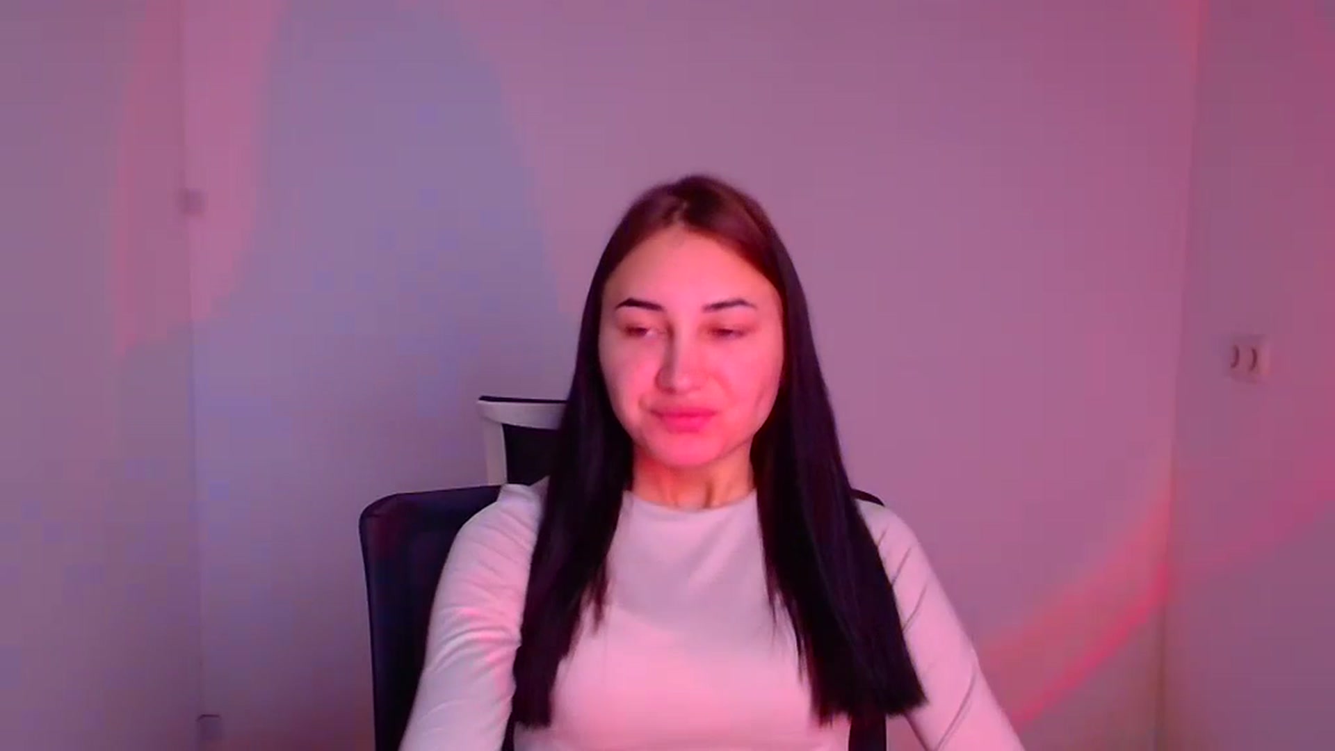 Gallery image thumbnail from Kiss_mia_'s myfreecams stream on, 12/12/2024, 07:09 image 3 of 20