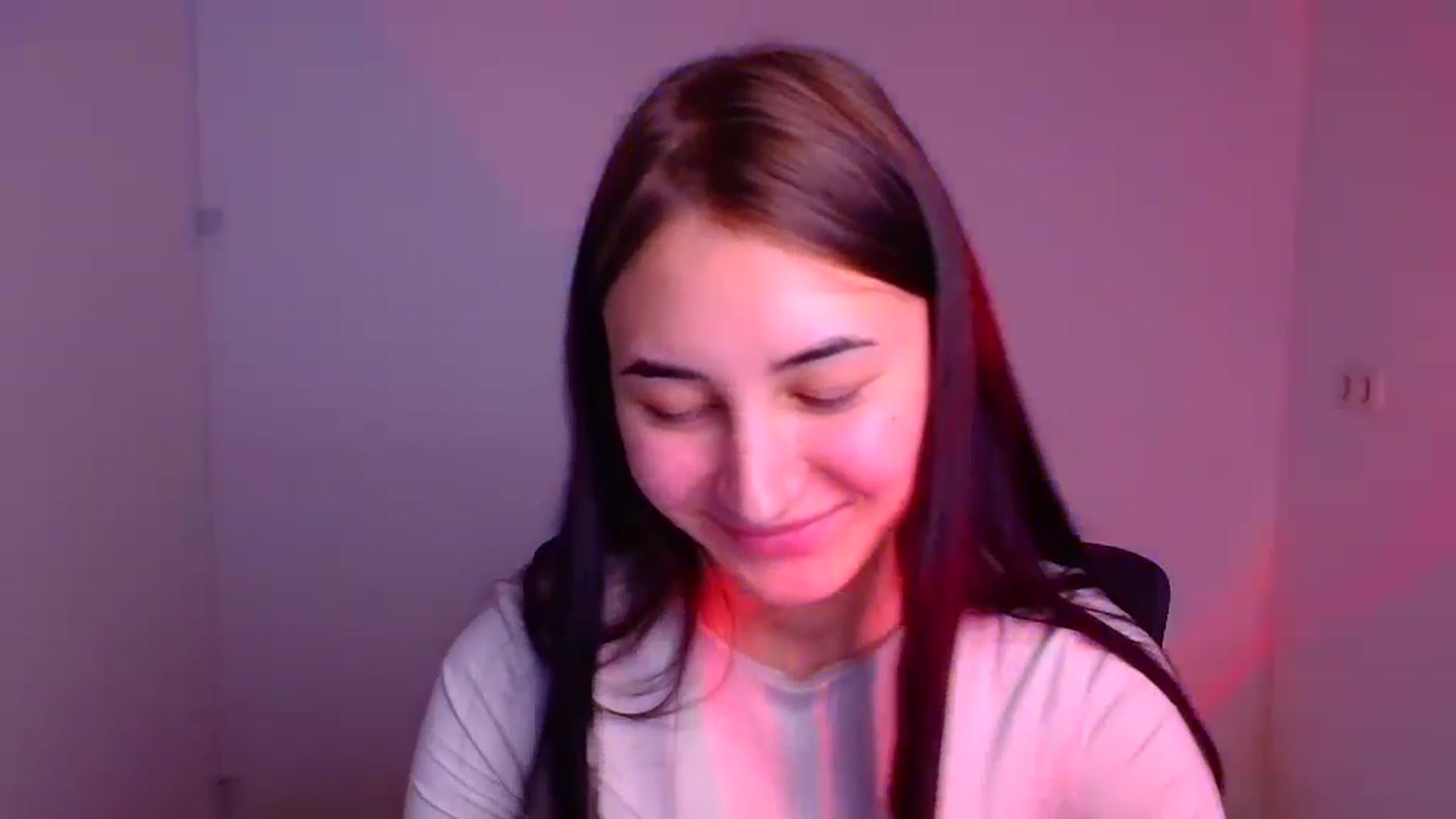 Gallery image thumbnail from Kiss_mia_'s myfreecams stream on, 12/12/2024, 11:37 image 13 of 20