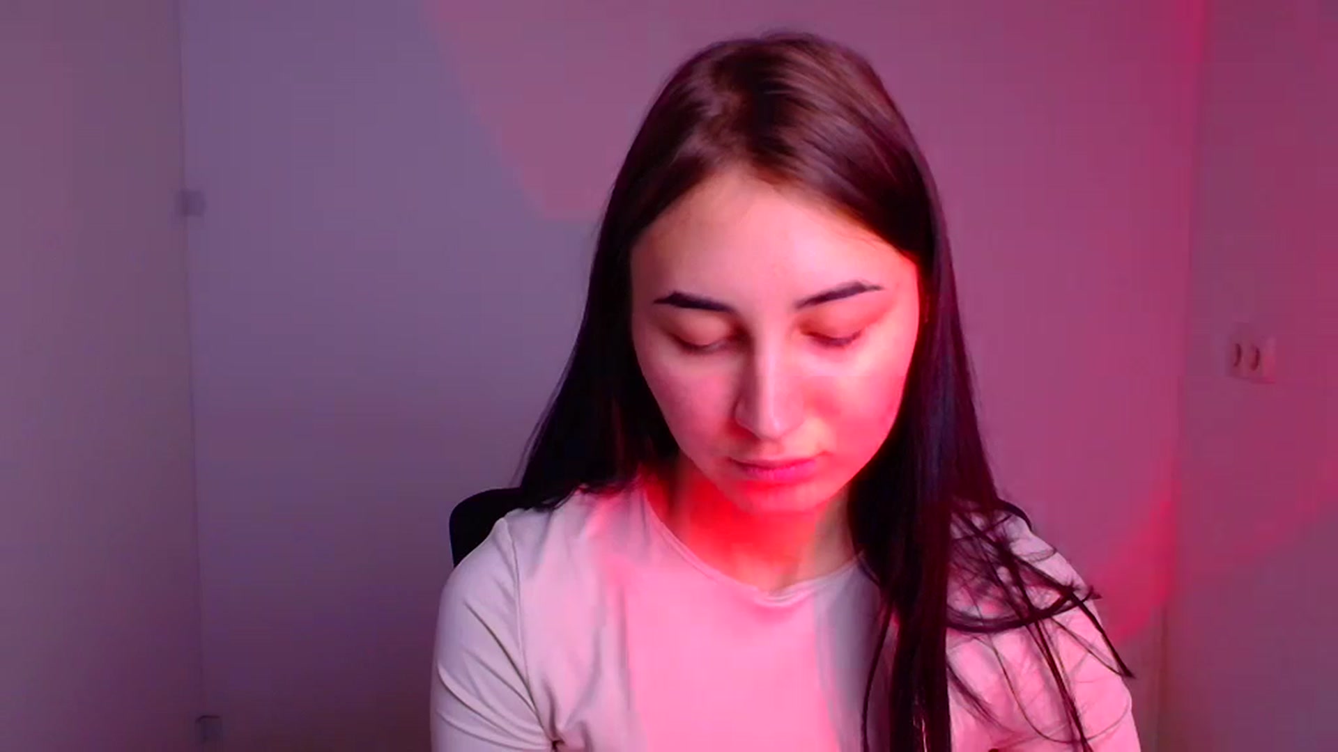 Gallery image thumbnail from Kiss_mia_'s myfreecams stream on, 12/12/2024, 11:37 image 3 of 20