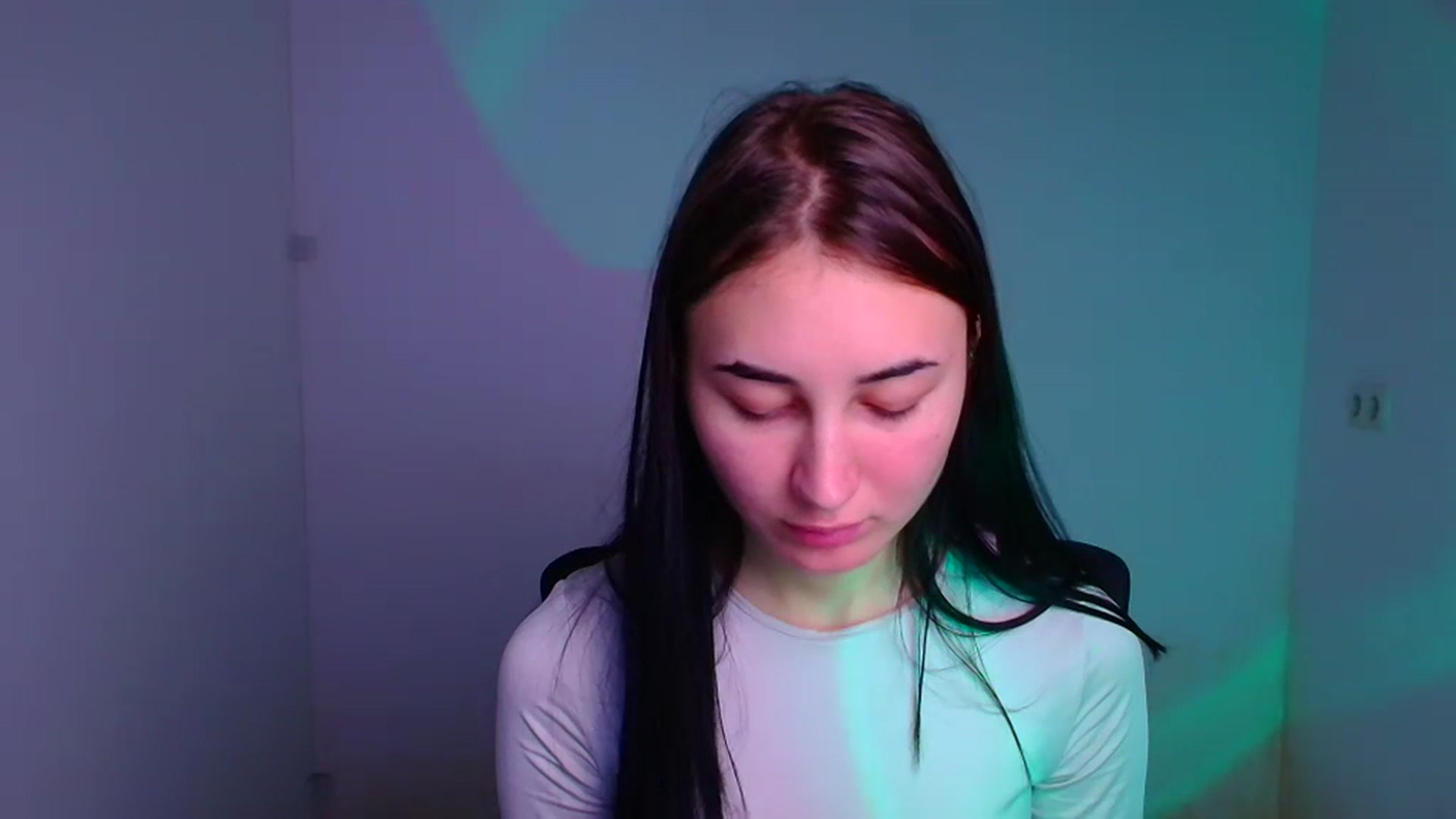 Gallery image thumbnail from Kiss_mia_'s myfreecams stream on, 12/13/2024, 10:08 image 14 of 20