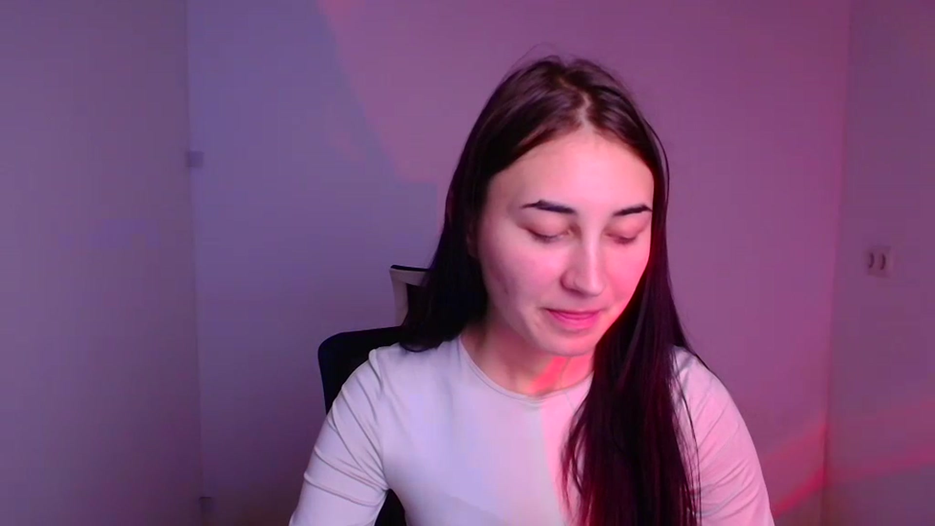 Gallery image thumbnail from Kiss_mia_'s myfreecams stream on, 12/13/2024, 10:08 image 12 of 20