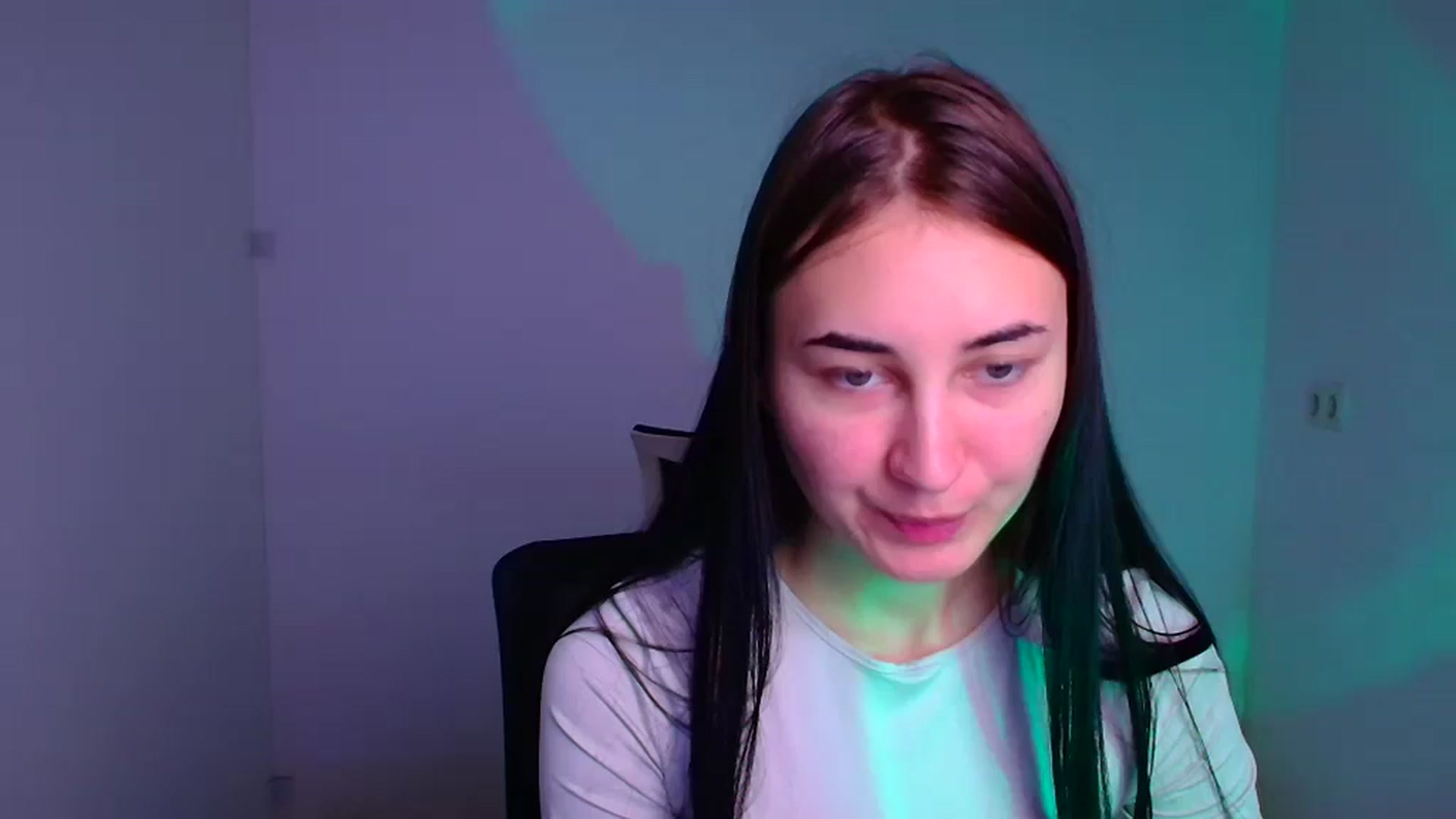 Gallery image thumbnail from Kiss_mia_'s myfreecams stream on, 12/13/2024, 10:08 image 1 of 20