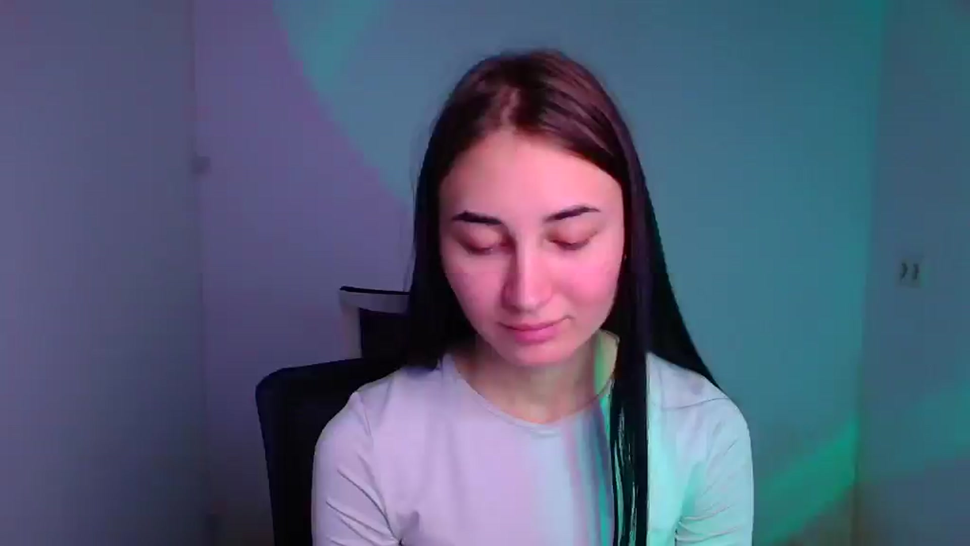 Gallery image thumbnail from Kiss_mia_'s myfreecams stream on, 12/13/2024, 10:08 image 16 of 20