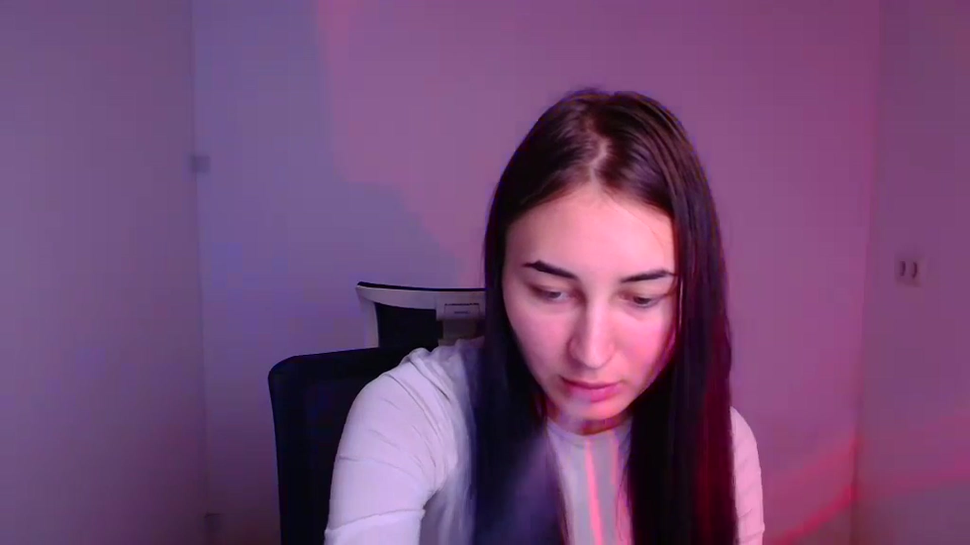 Gallery image thumbnail from Kiss_mia_'s myfreecams stream on, 12/13/2024, 11:38 image 2 of 20
