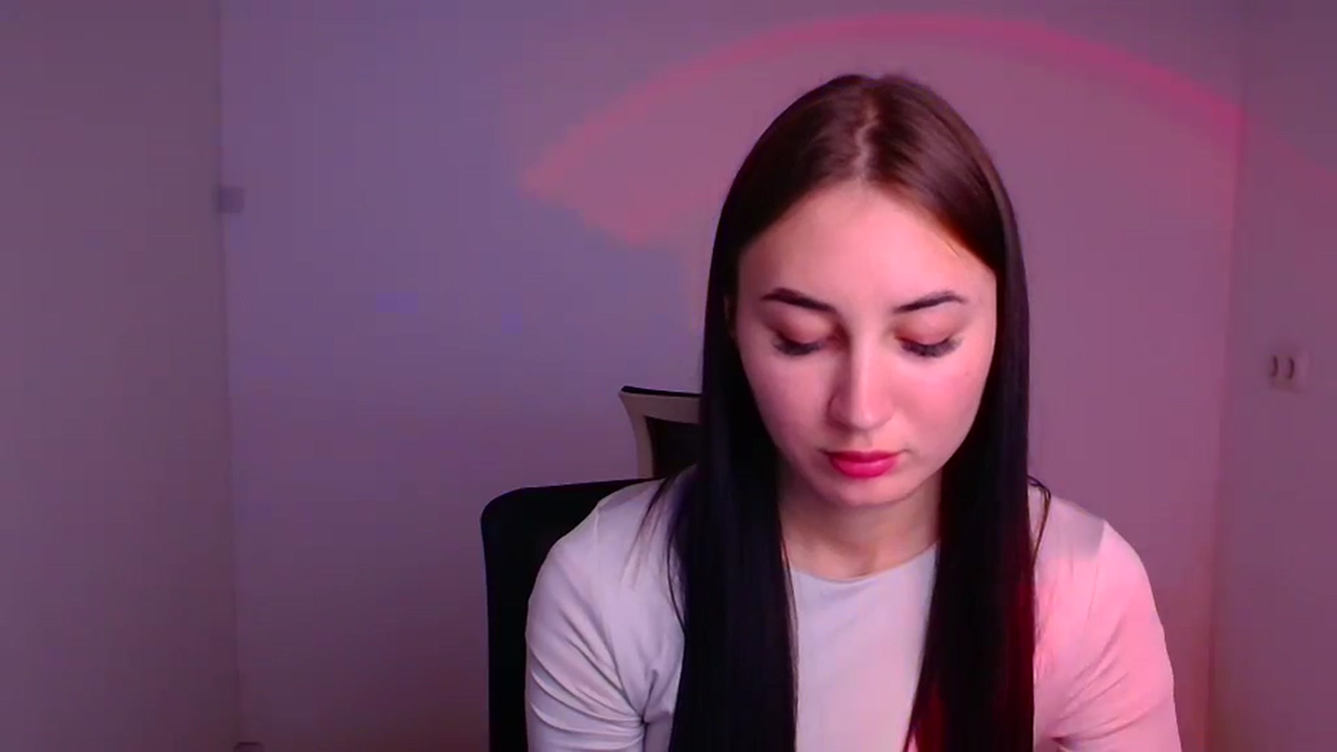 Gallery image thumbnail from Kiss_mia_'s myfreecams stream on, 12/18/2024, 12:48 image 19 of 20