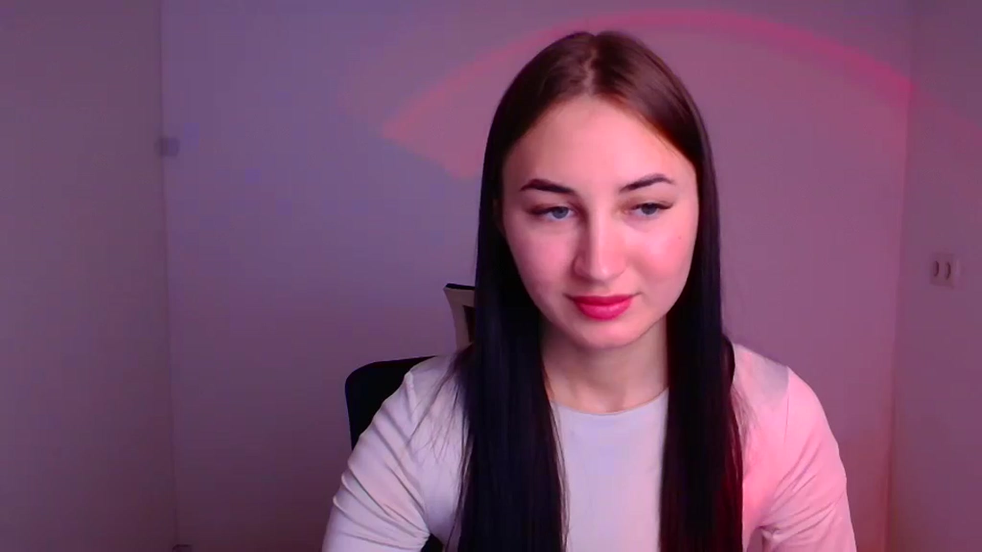 Gallery image thumbnail from Kiss_mia_'s myfreecams stream on, 12/18/2024, 12:48 image 11 of 20