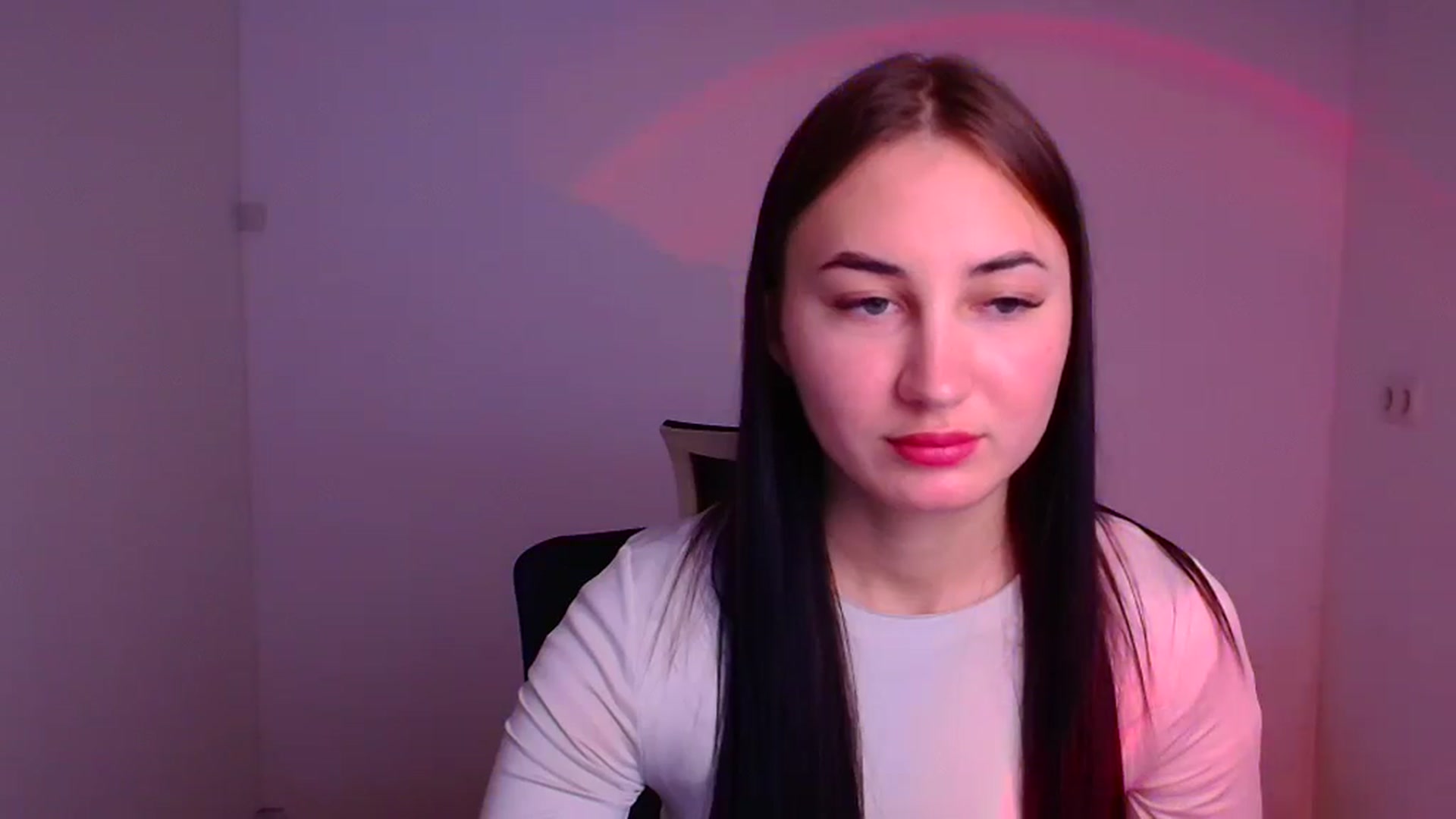 Gallery image thumbnail from Kiss_mia_'s myfreecams stream on, 12/18/2024, 12:48 image 15 of 20