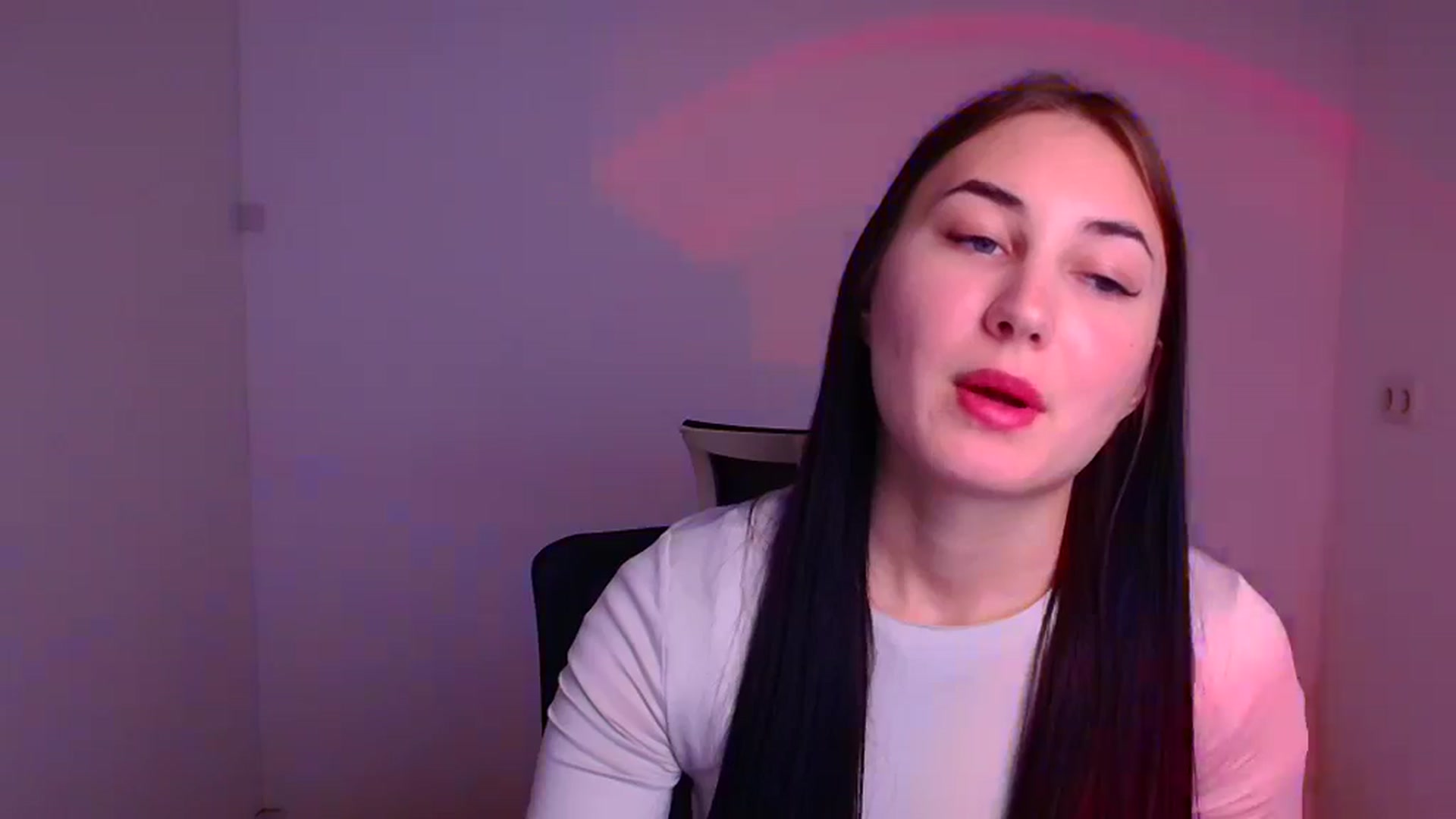 Gallery image thumbnail from Kiss_mia_'s myfreecams stream on, 12/18/2024, 12:48 image 6 of 20