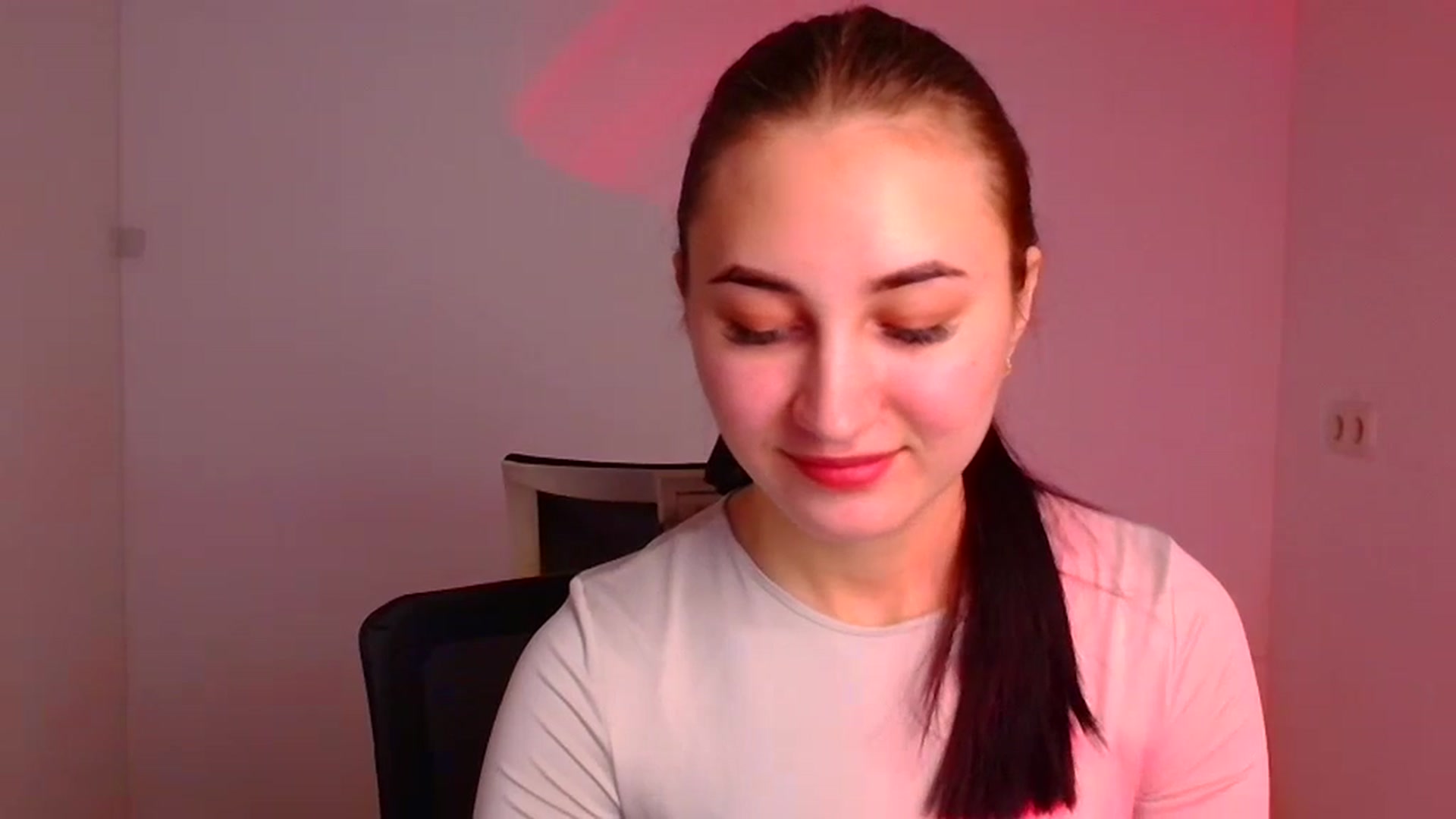 Gallery image thumbnail from Kiss_mia_'s myfreecams stream on, 12/24/2024, 09:04 image 2 of 20