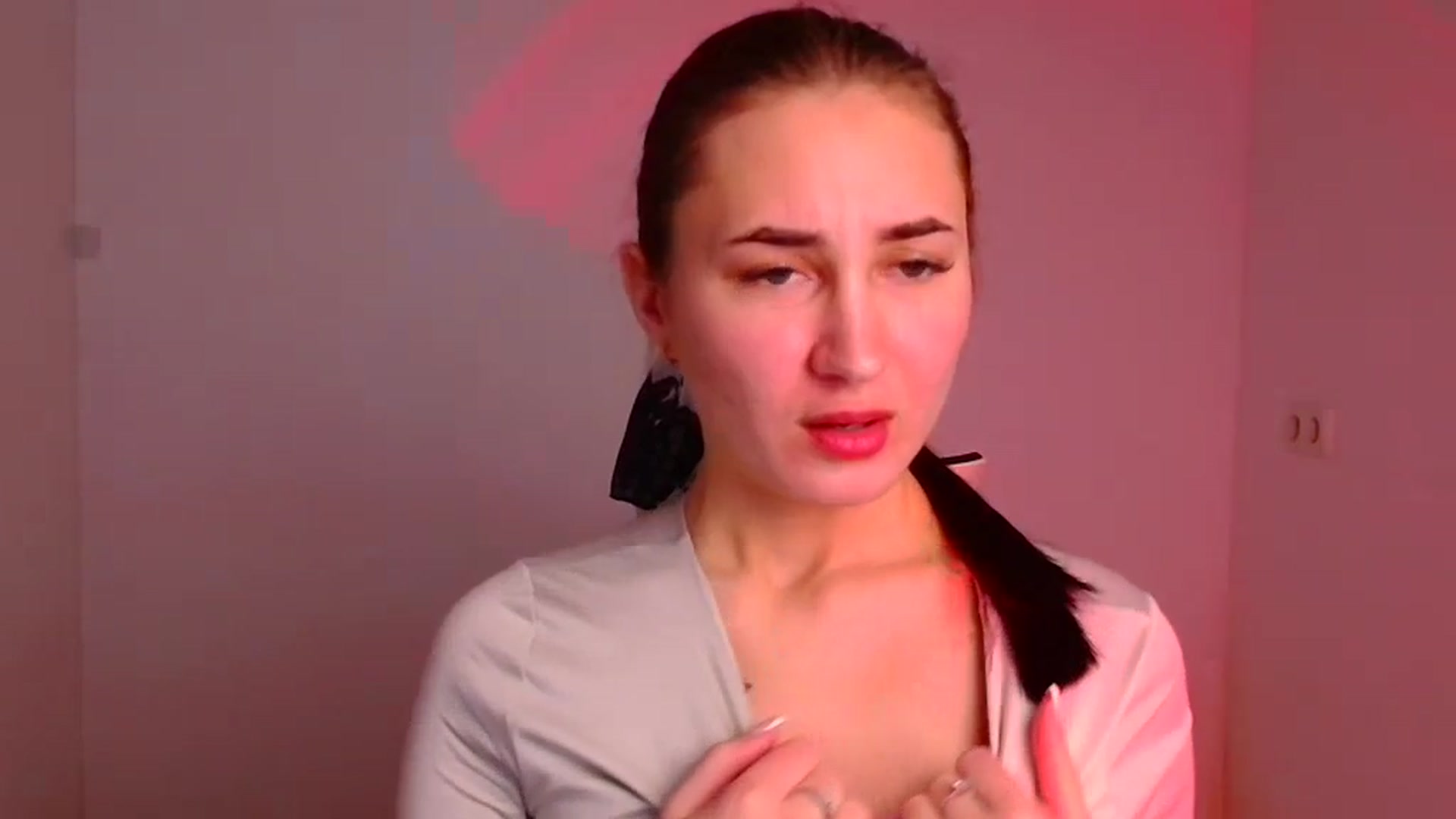 Gallery image thumbnail from Kiss_mia_'s myfreecams stream on, 12/24/2024, 10:40 image 12 of 20