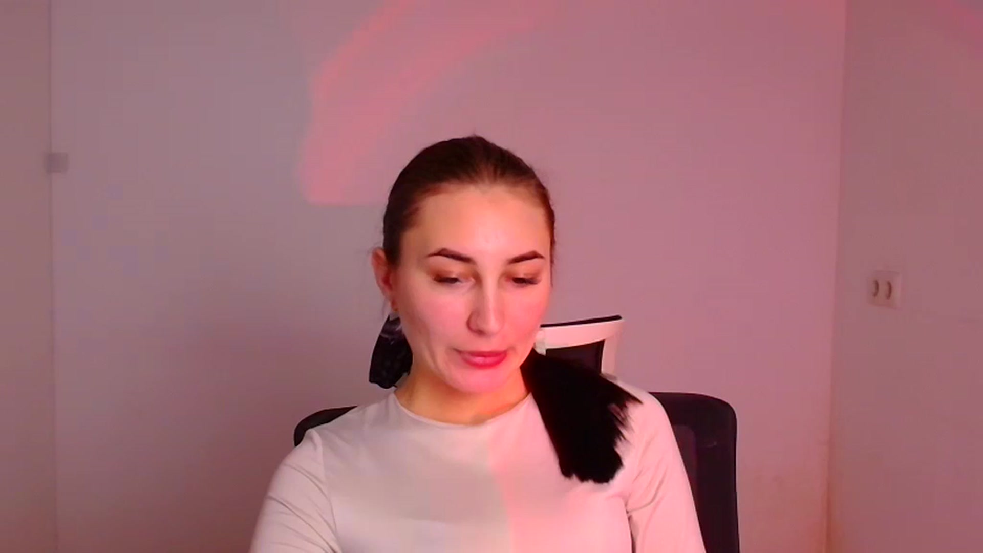 Gallery image thumbnail from Kiss_mia_'s myfreecams stream on, 12/24/2024, 10:40 image 1 of 20