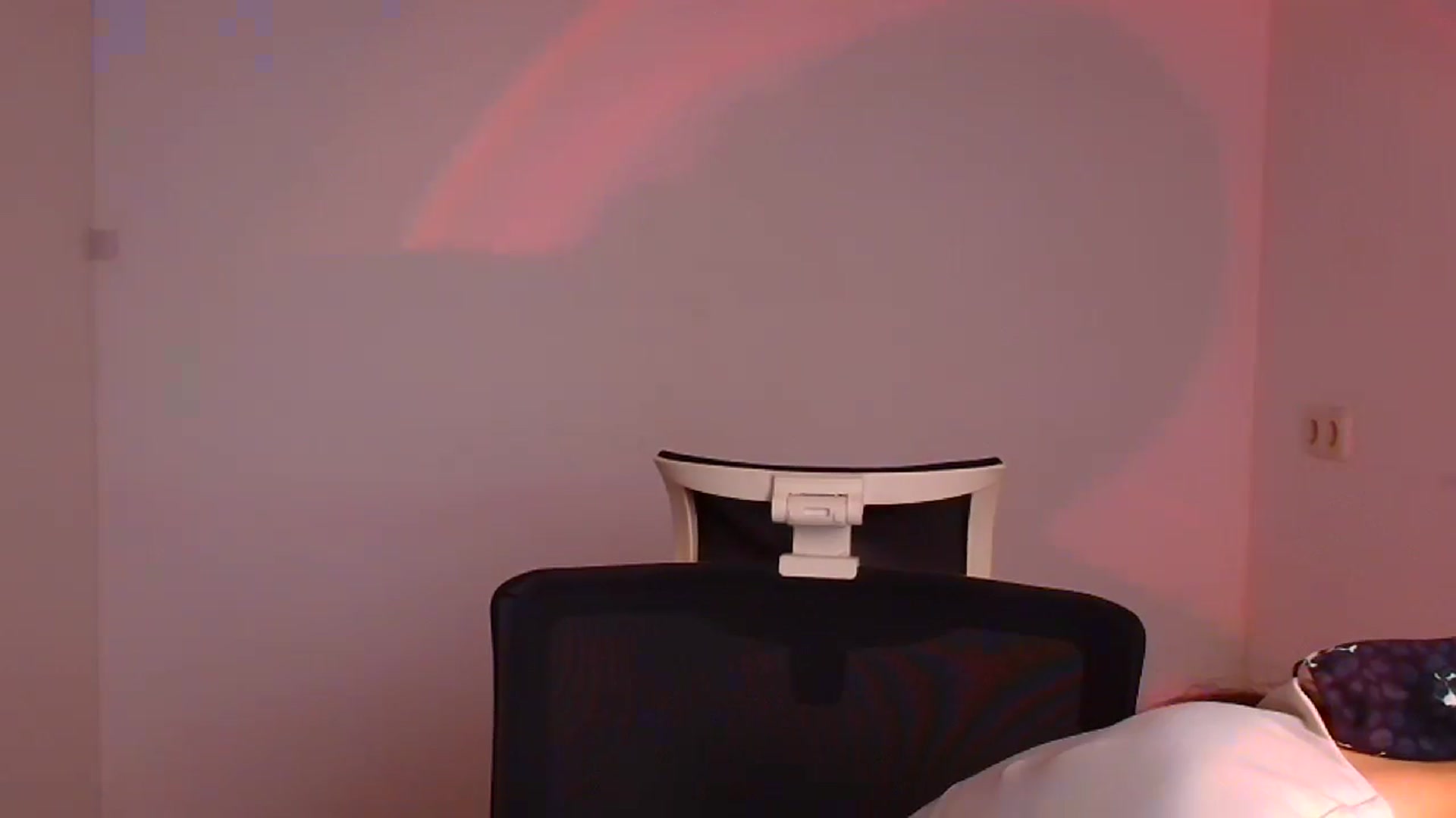 Gallery image thumbnail from Kiss_mia_'s myfreecams stream on, 12/24/2024, 11:40 image 14 of 20
