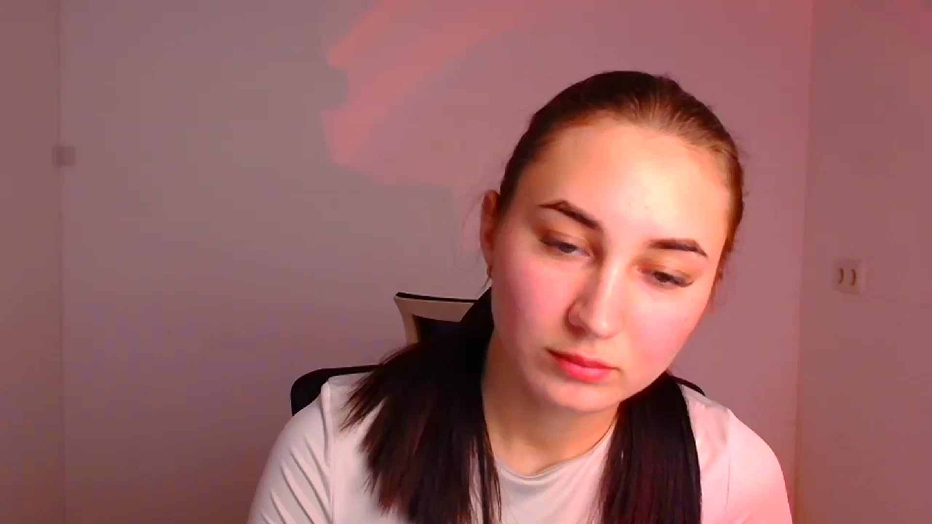 Gallery image thumbnail from Kiss_mia_'s myfreecams stream on, 12/24/2024, 11:40 image 3 of 20