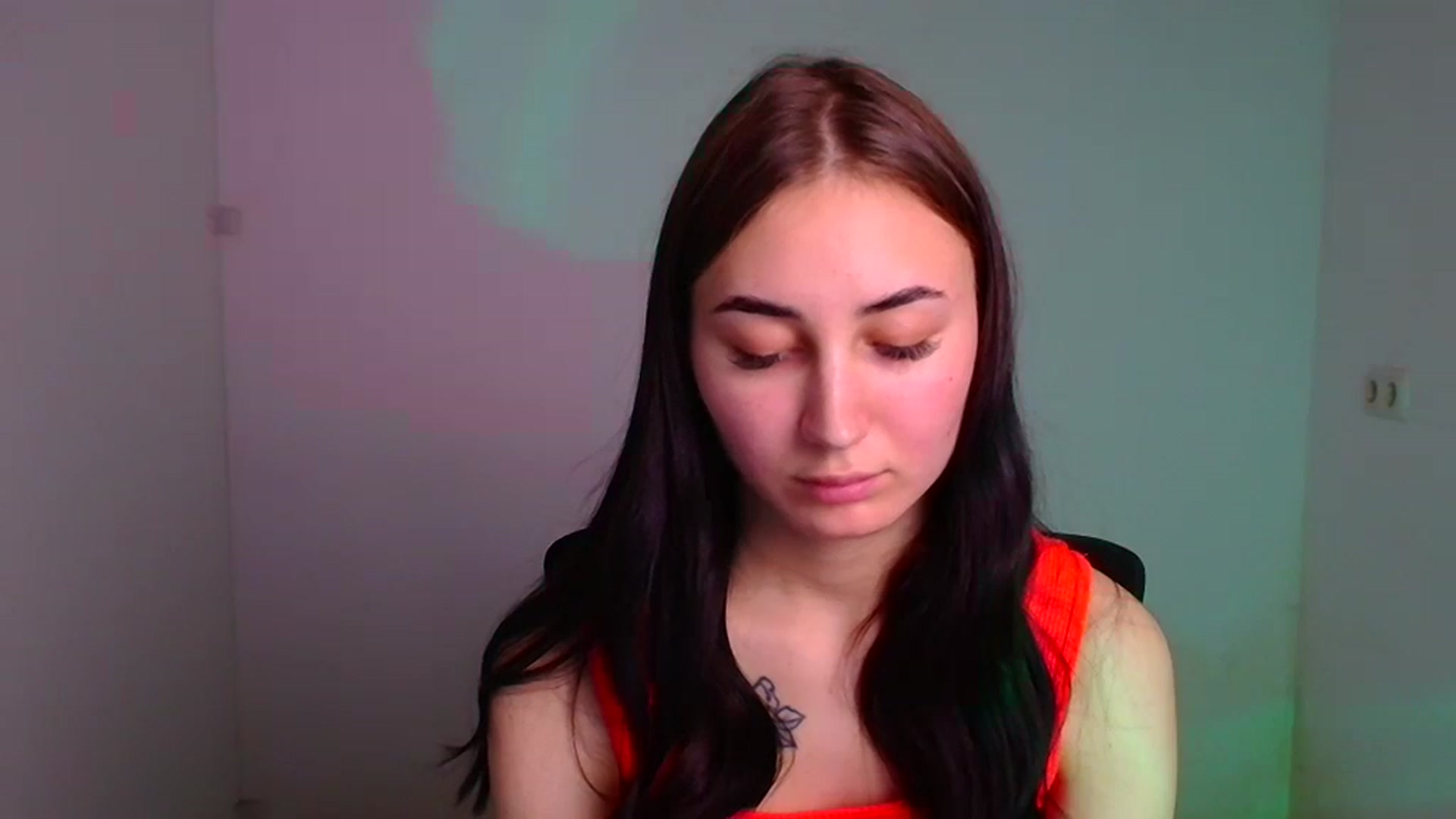 Gallery image thumbnail from Kiss_mia_'s myfreecams stream on, 12/28/2024, 11:33 image 10 of 20