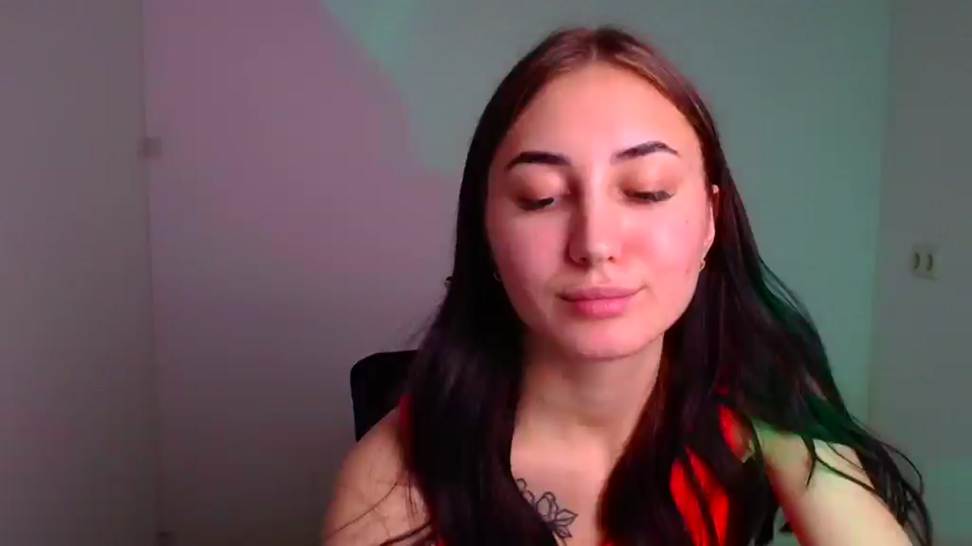 Gallery image thumbnail from Kiss_mia_'s myfreecams stream on, 12/28/2024, 11:33 image 5 of 20