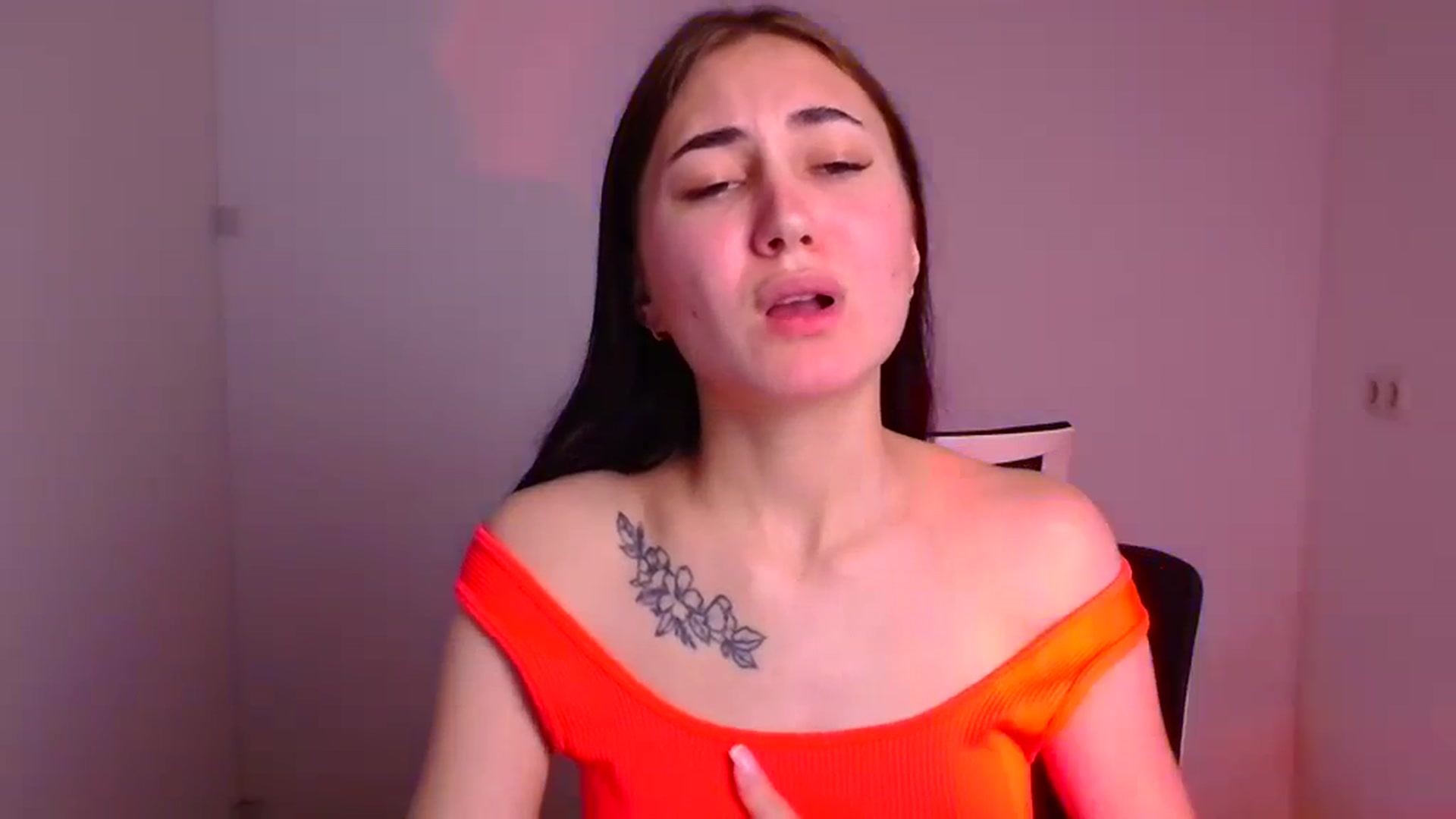 Gallery image thumbnail from Kiss_mia_'s myfreecams stream on, 12/28/2024, 11:33 image 13 of 20