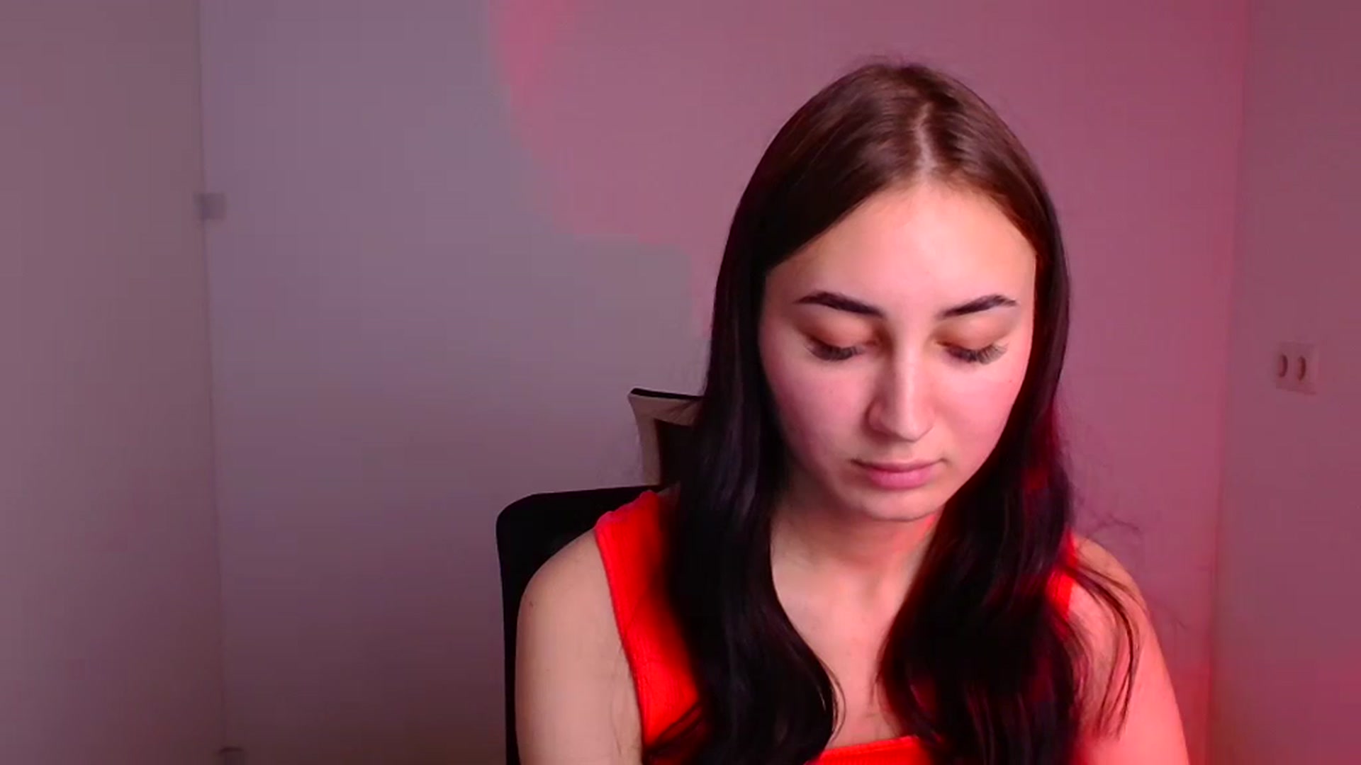Gallery image thumbnail from Kiss_mia_'s myfreecams stream on, 12/28/2024, 11:33 image 6 of 20