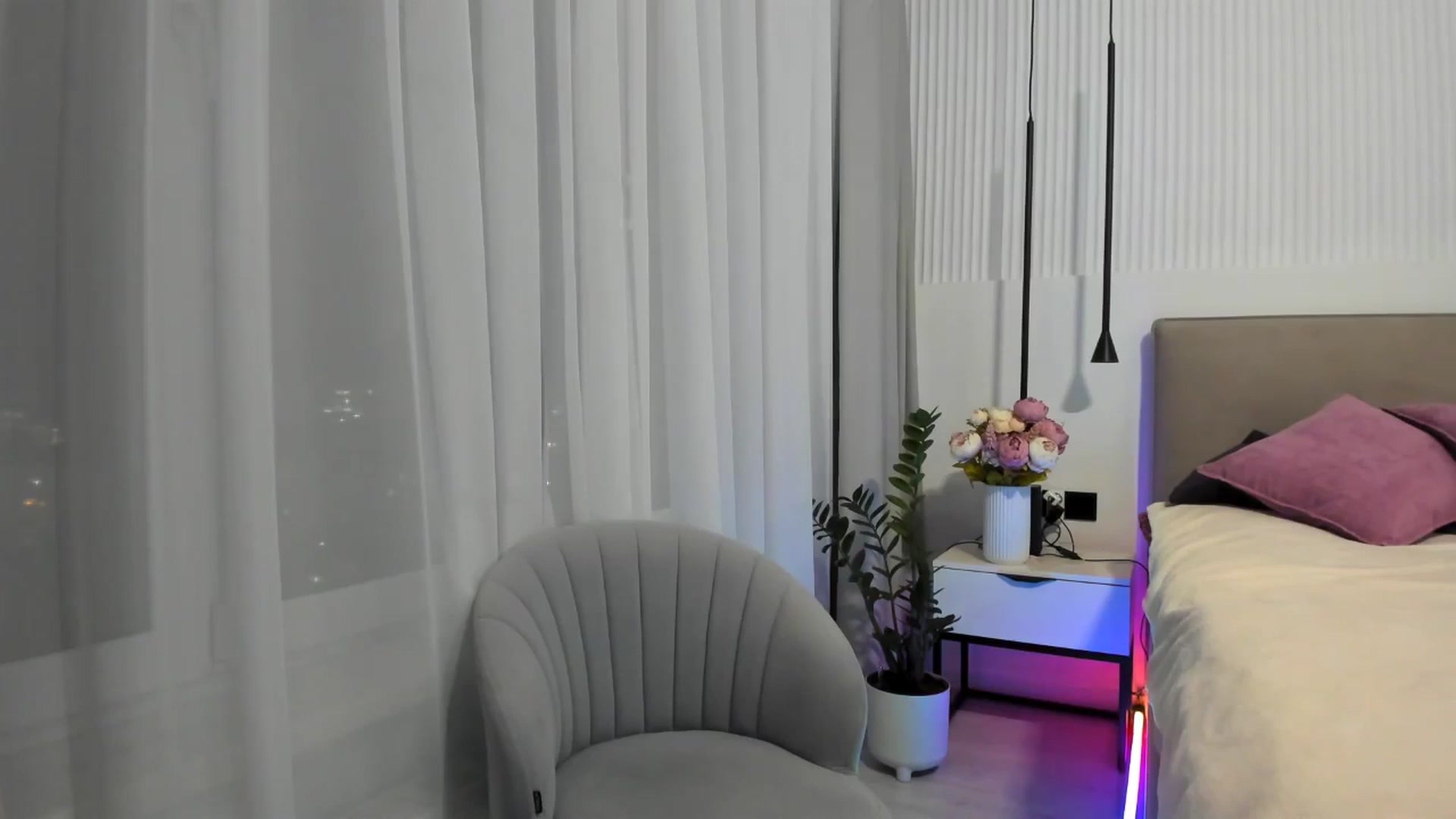 Gallery image thumbnail from KissableAsian's myfreecams stream on, 03/22/2025, 19:21 image 14 of 20