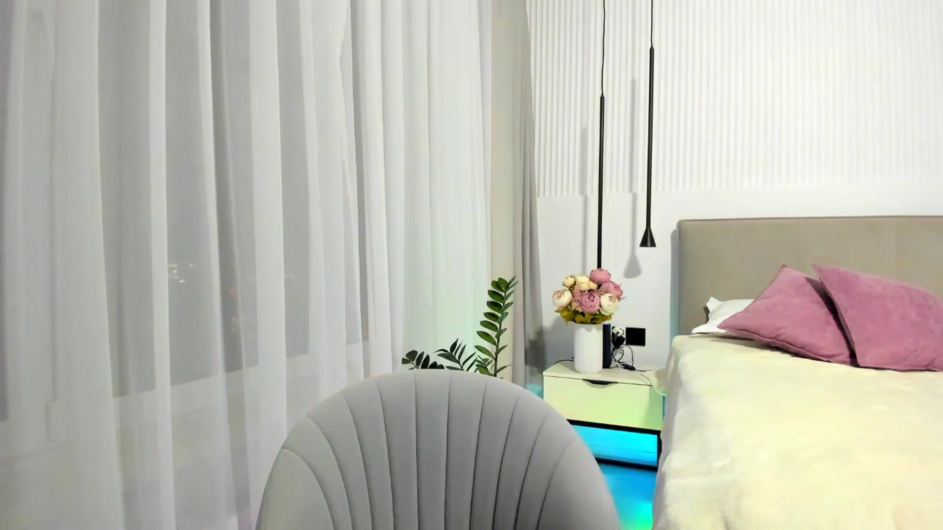Gallery image thumbnail from KissableAsian's myfreecams stream on, 03/23/2025, 21:10 image 12 of 20