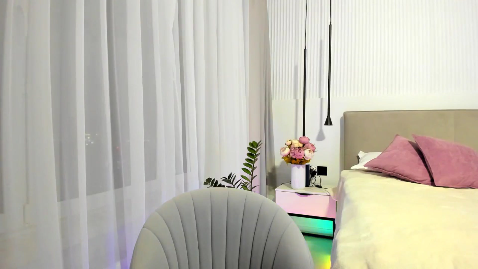Gallery image thumbnail from KissableAsian's myfreecams stream on, 03/23/2025, 21:10 image 11 of 20