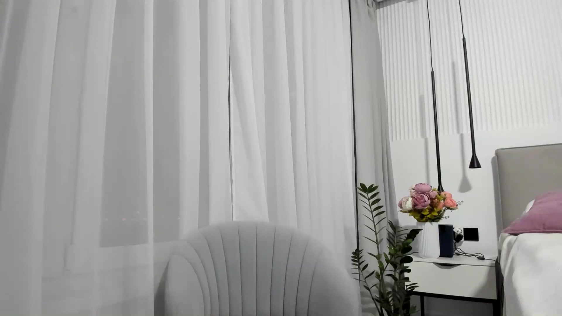 Gallery image thumbnail from KissableAsian's myfreecams stream on, 03/31/2025, 19:42 image 14 of 20