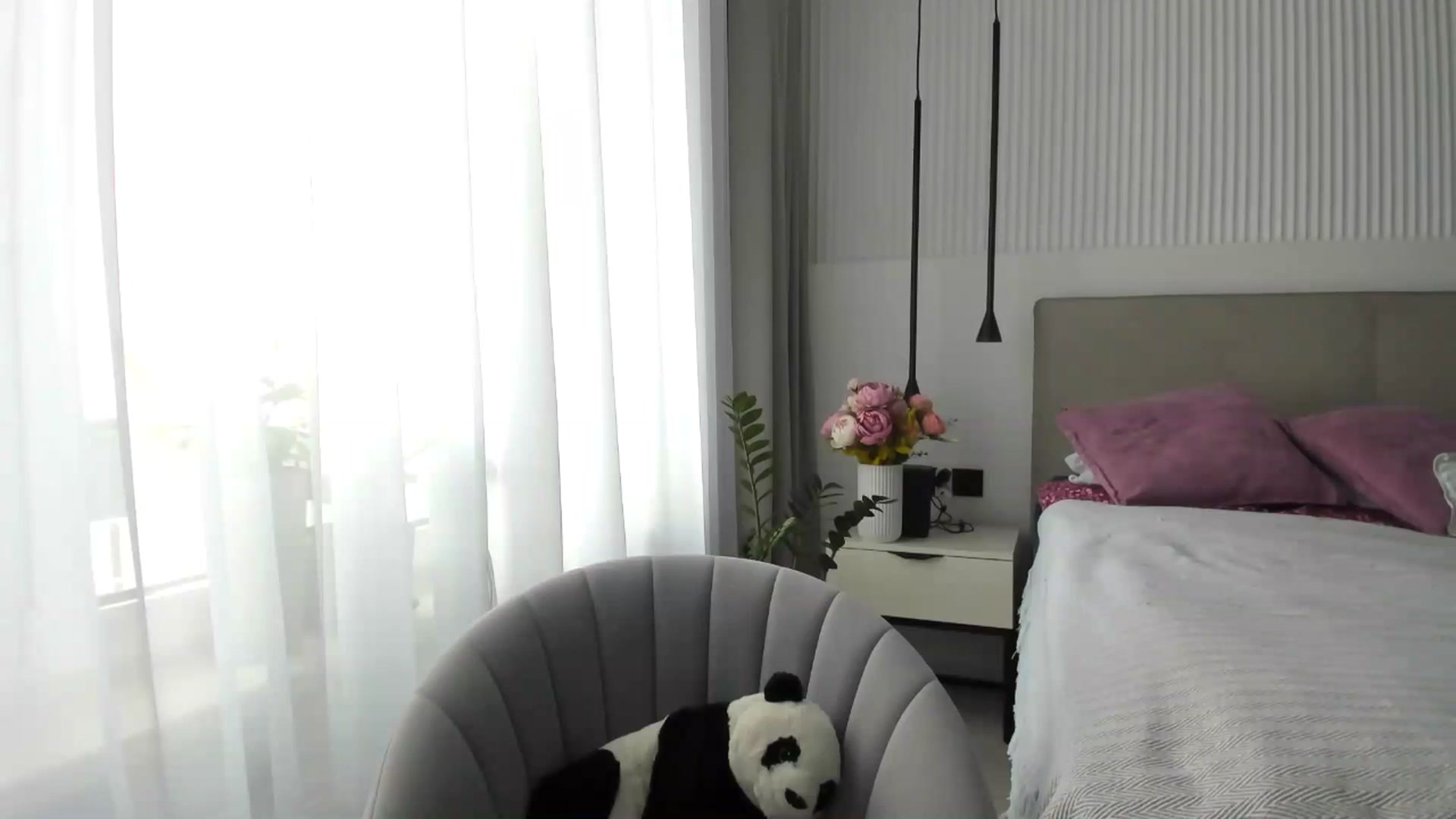 Gallery image thumbnail from KissableAsian's myfreecams stream on, 04/08/2025, 12:56 image 8 of 20