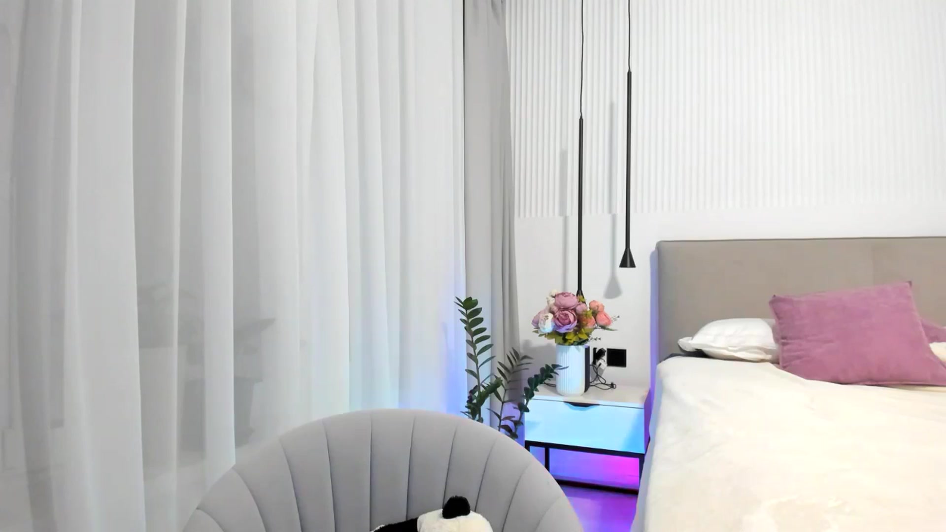 Gallery image thumbnail from KissableAsian's myfreecams stream on, 04/08/2025, 22:41 image 20 of 20