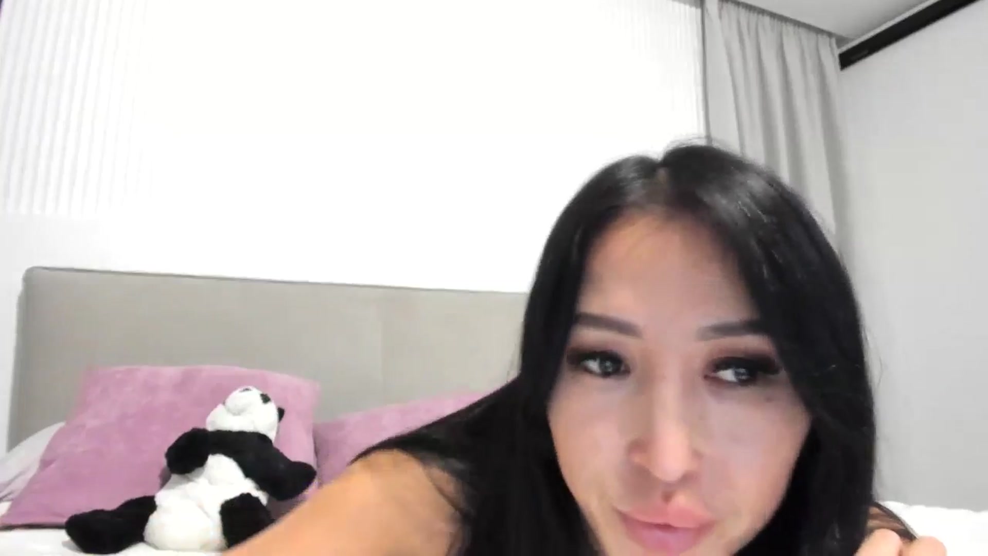 Gallery image thumbnail from KissableAsian's myfreecams stream on, 04/10/2025, 21:43 image 13 of 20