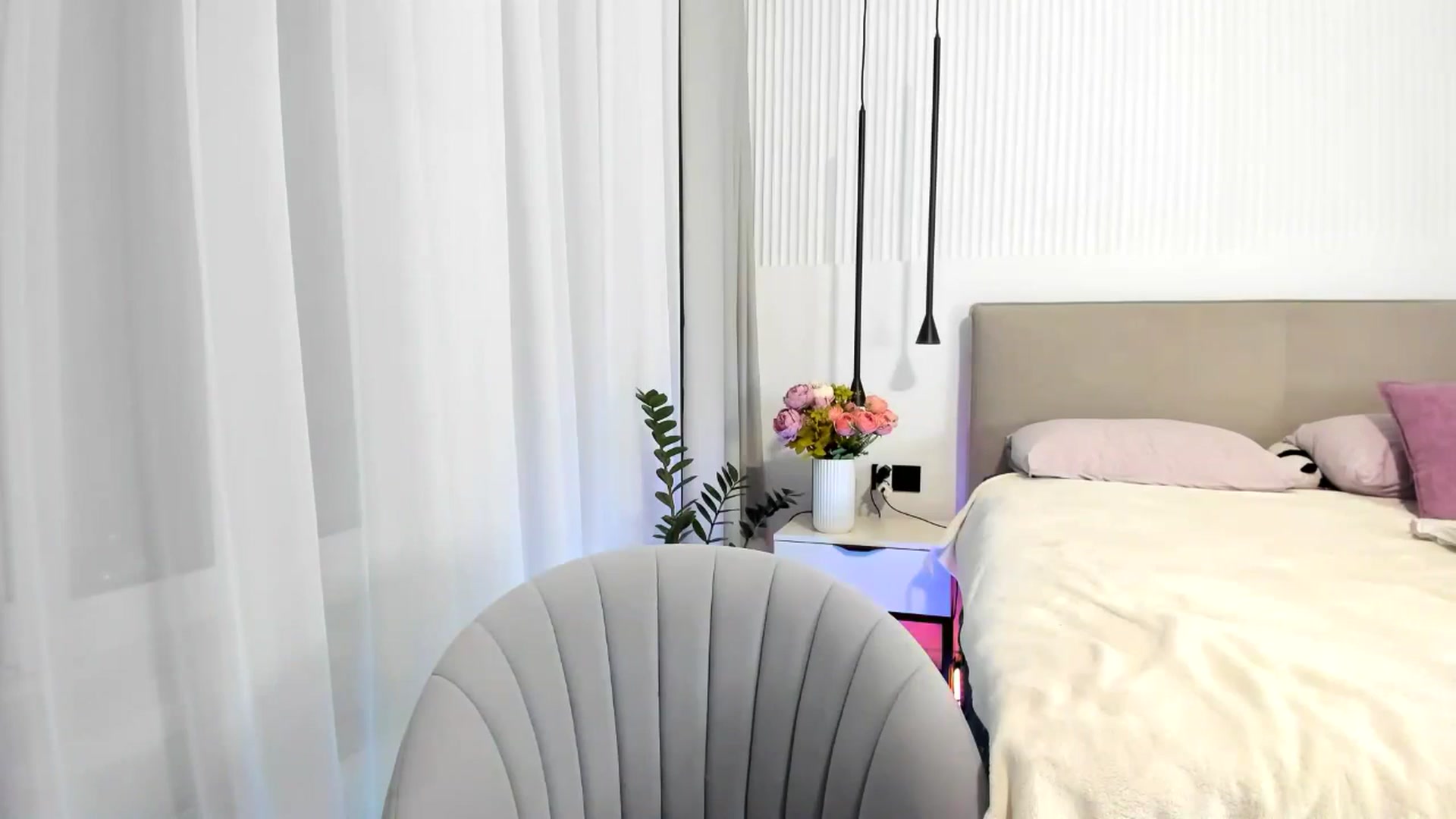 Gallery image thumbnail from KissableAsian's myfreecams stream on, 04/12/2025, 23:11 image 20 of 20