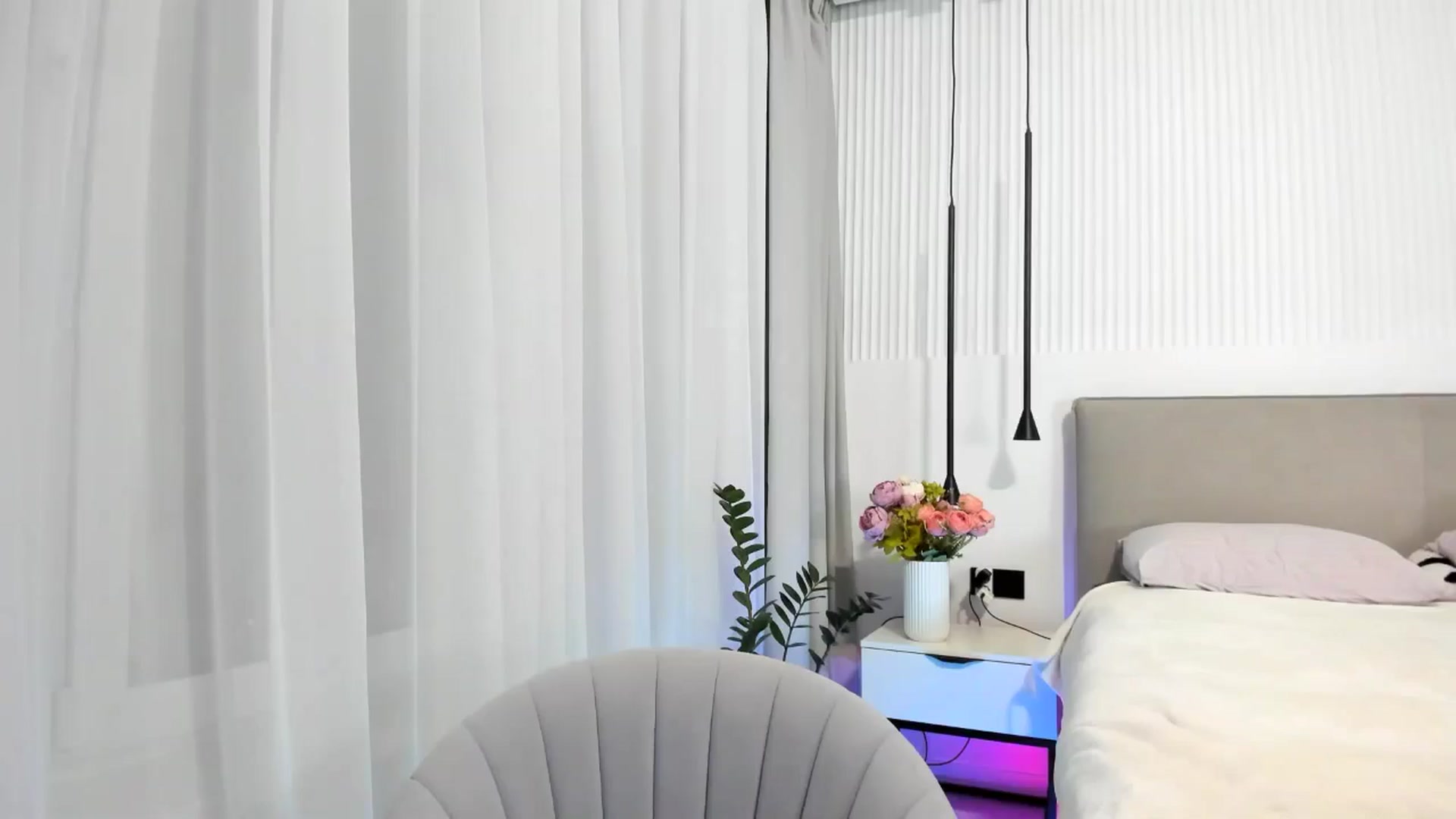 Gallery image thumbnail from KissableAsian's myfreecams stream on, 04/12/2025, 23:11 image 8 of 20