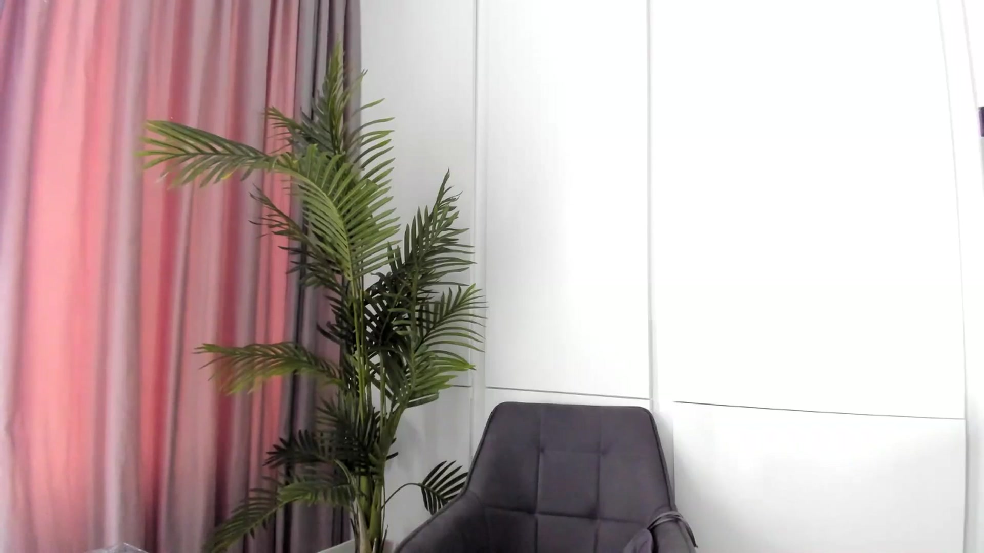 Gallery image thumbnail from KissableAsian's myfreecams stream on, 04/15/2025, 12:16 image 13 of 20