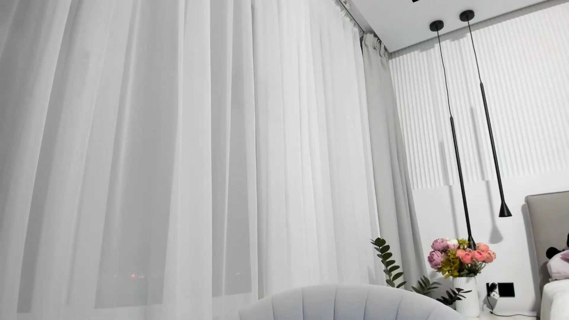 Gallery image thumbnail from KissableAsian's myfreecams stream on, 04/15/2025, 20:22 image 12 of 20