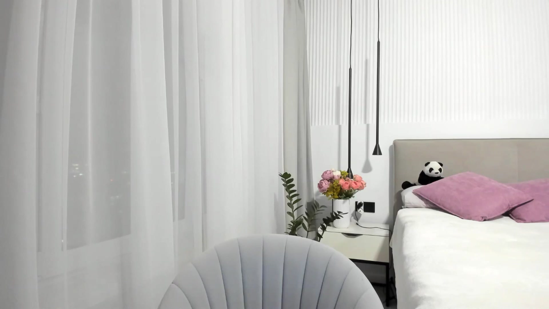Gallery image thumbnail from KissableAsian's myfreecams stream on, 04/15/2025, 20:22 image 1 of 20