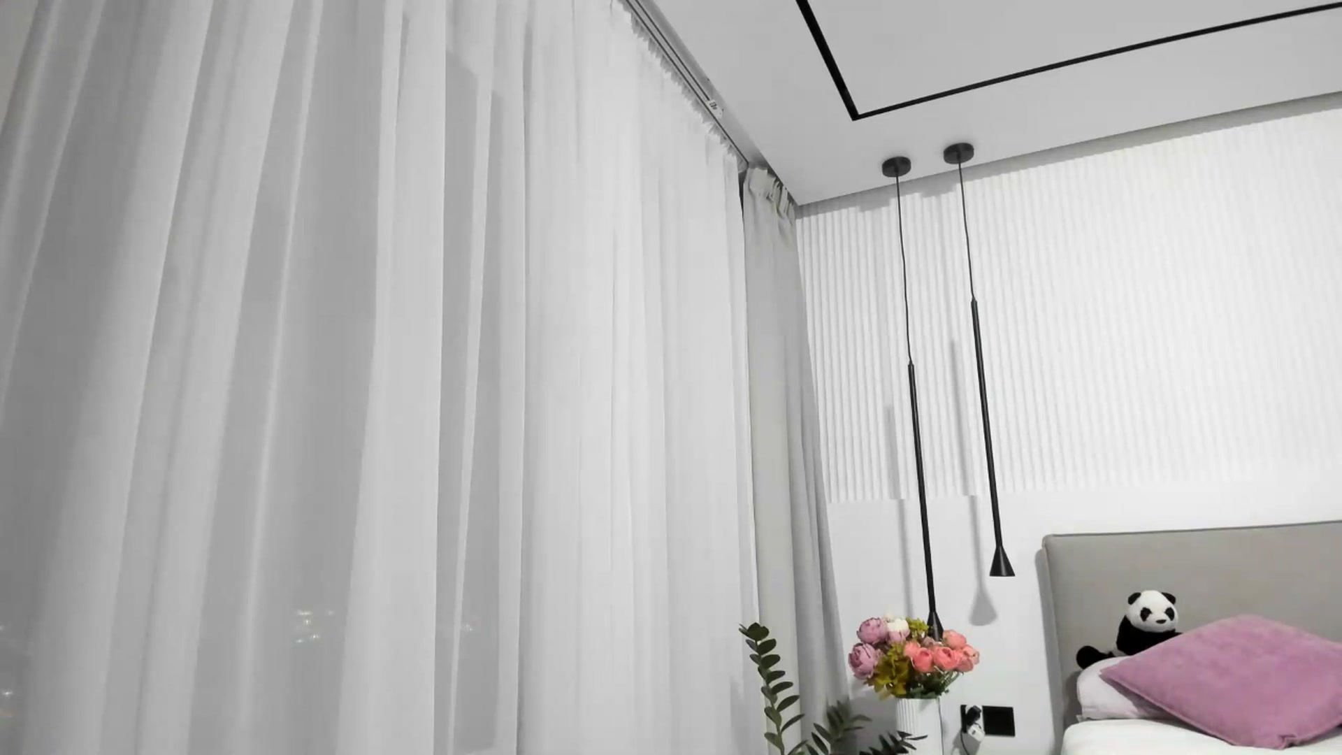 Gallery image thumbnail from KissableAsian's myfreecams stream on, 04/15/2025, 22:34 image 12 of 20
