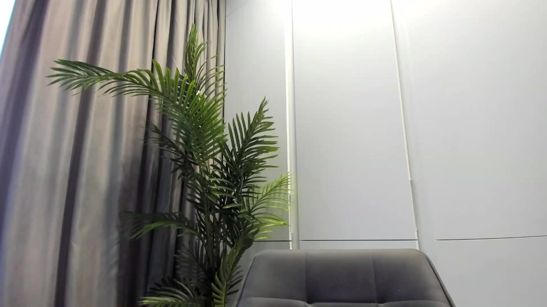 Gallery image thumbnail from KissableAsian's myfreecams stream on, 04/16/2025, 15:39 image 18 of 20